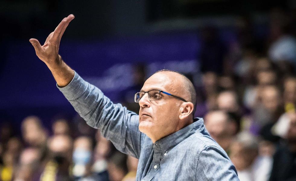 זר רביעי להפועל אילת: טוני דגלאס