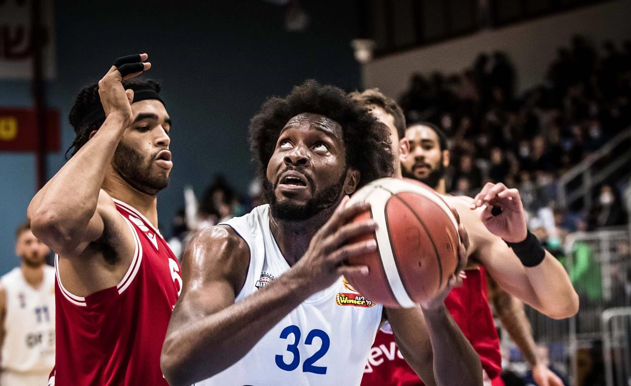 צפו: שיא ליגה עונתי בריבאונדים לאונואקו