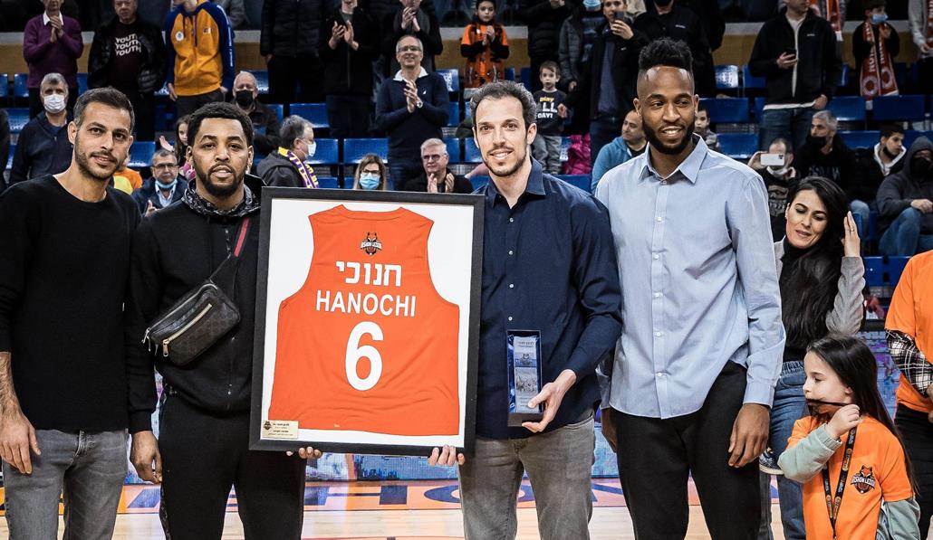 צפו: טקס הפרישה המרגש של ניצן חנוכי