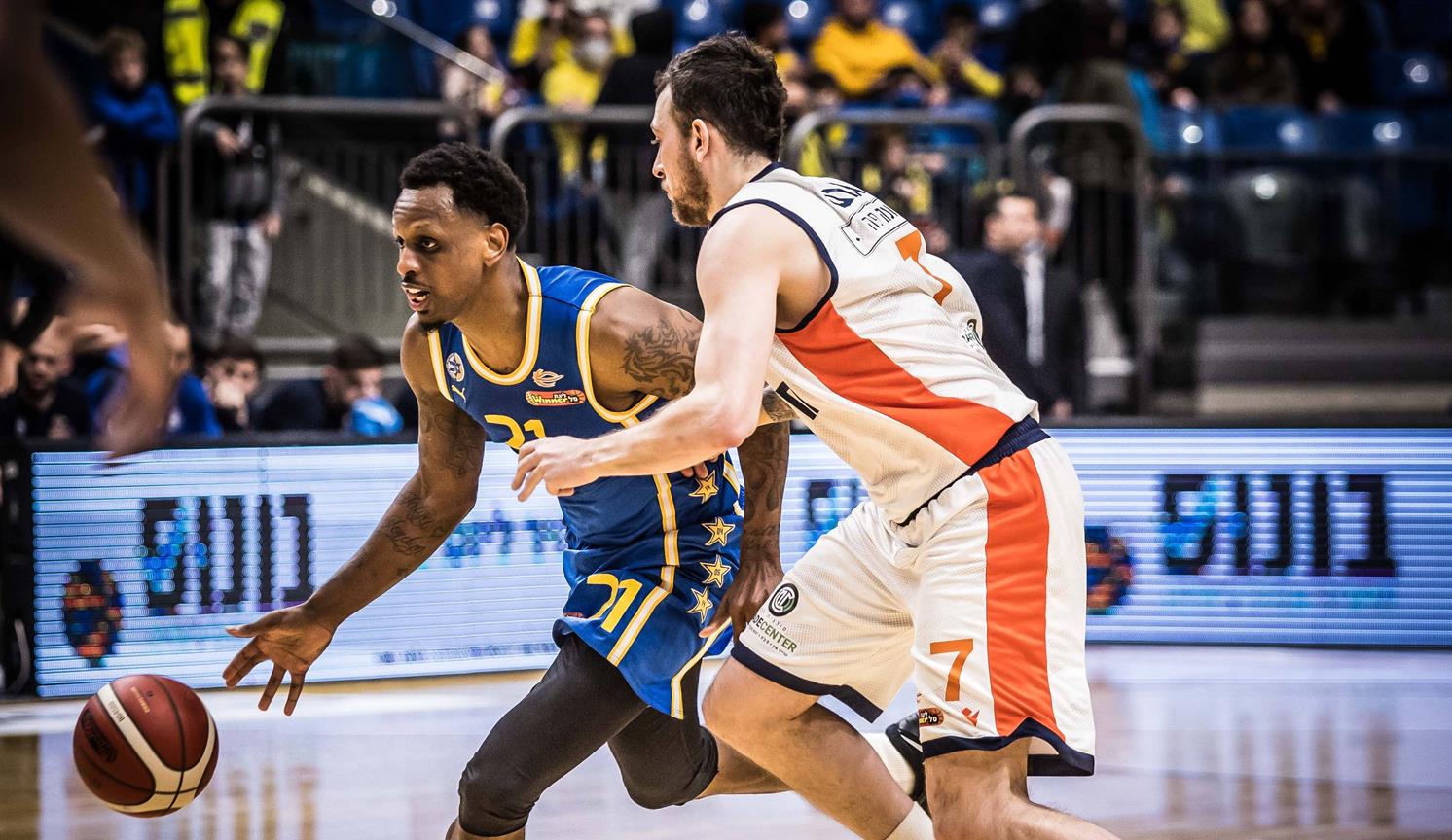 צפו: שיא עונתי בקליעה לג'יימס ננאלי