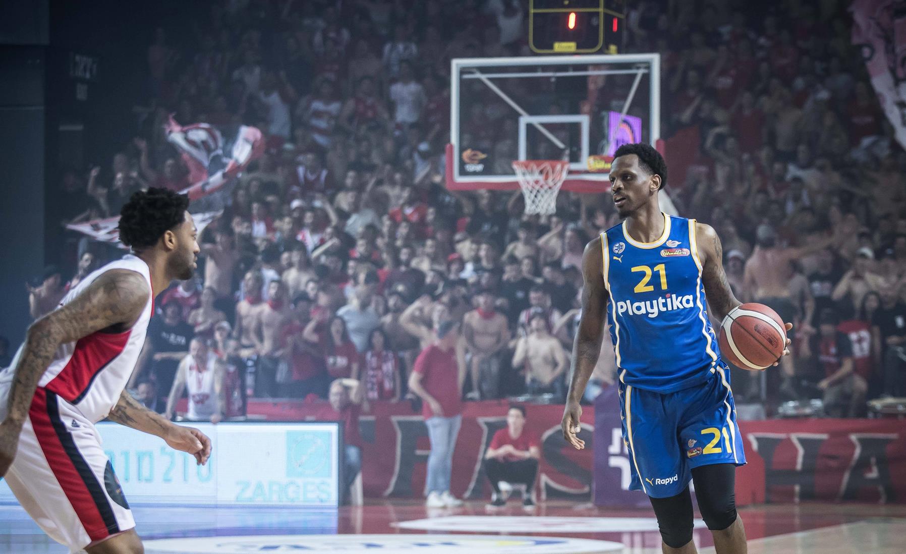 צפו: דאנק 360 של ננאלי בראש הטופ 10