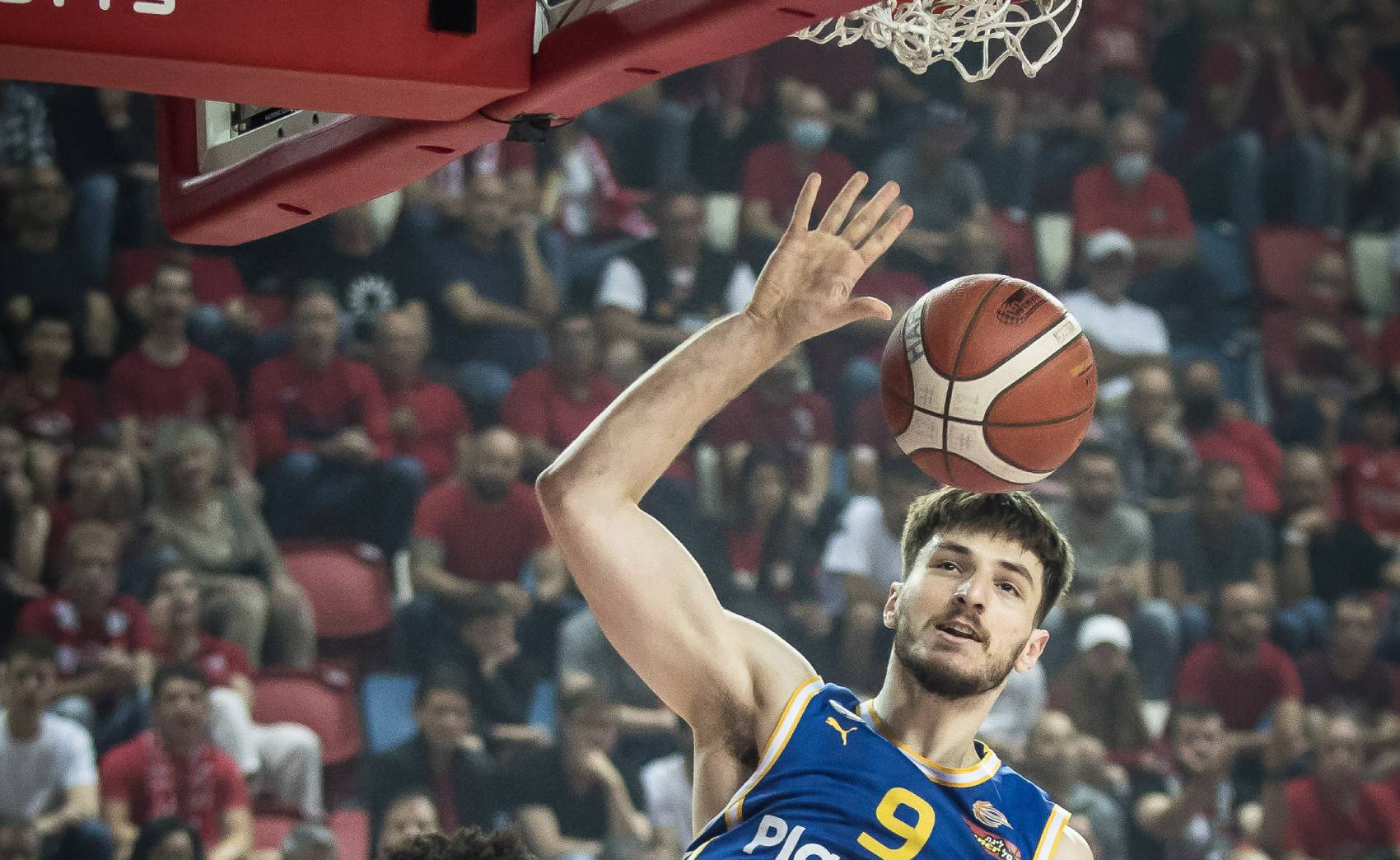 צפו: הצגה של רומן סורקין בניצחון בדרבי