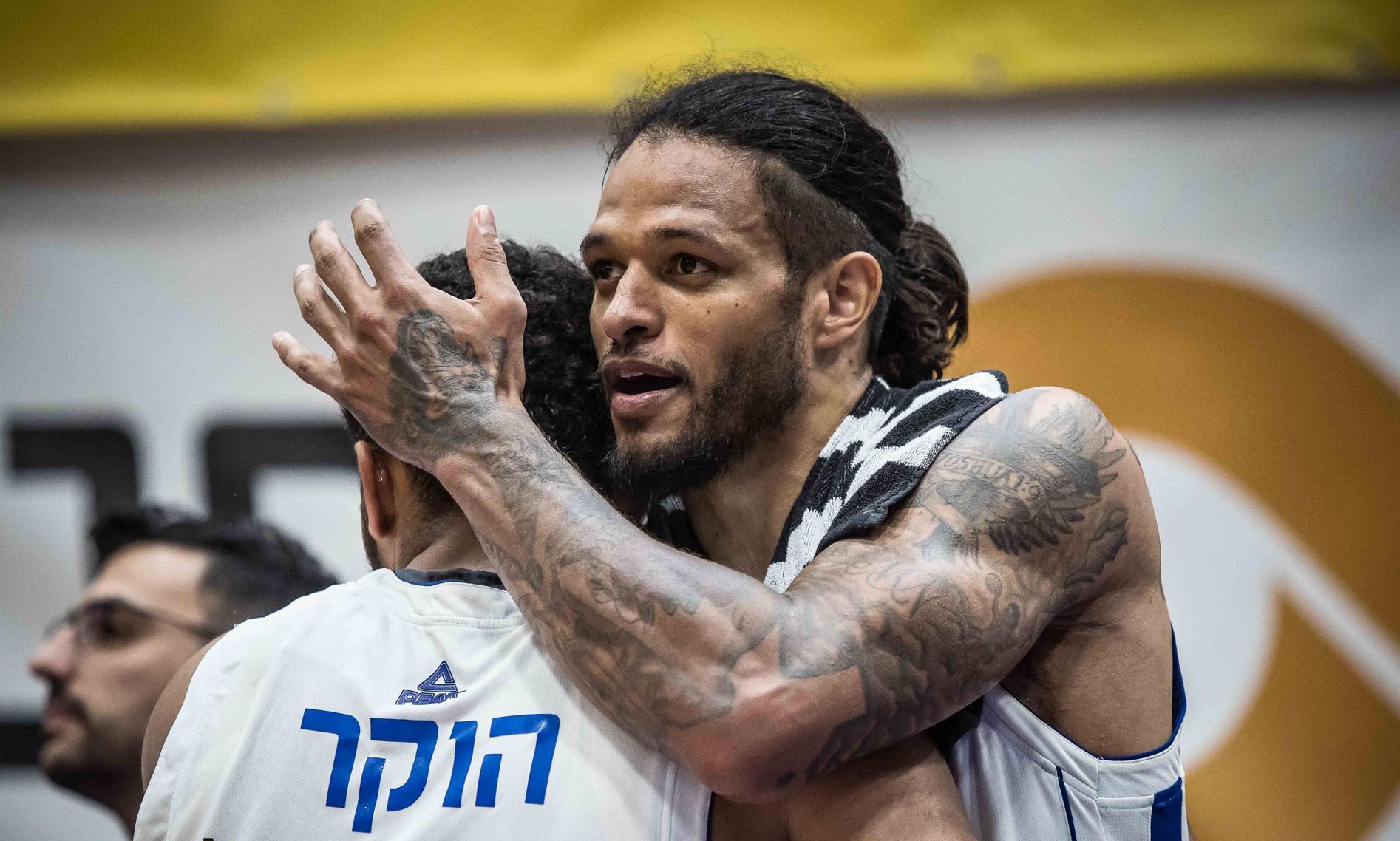 צפו: ערב קליעה כמעט מושלם לכריס באב