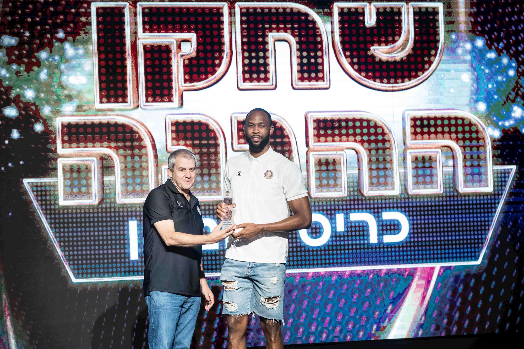 שחקן ההגנה של העונה: כריס ג'ונסון