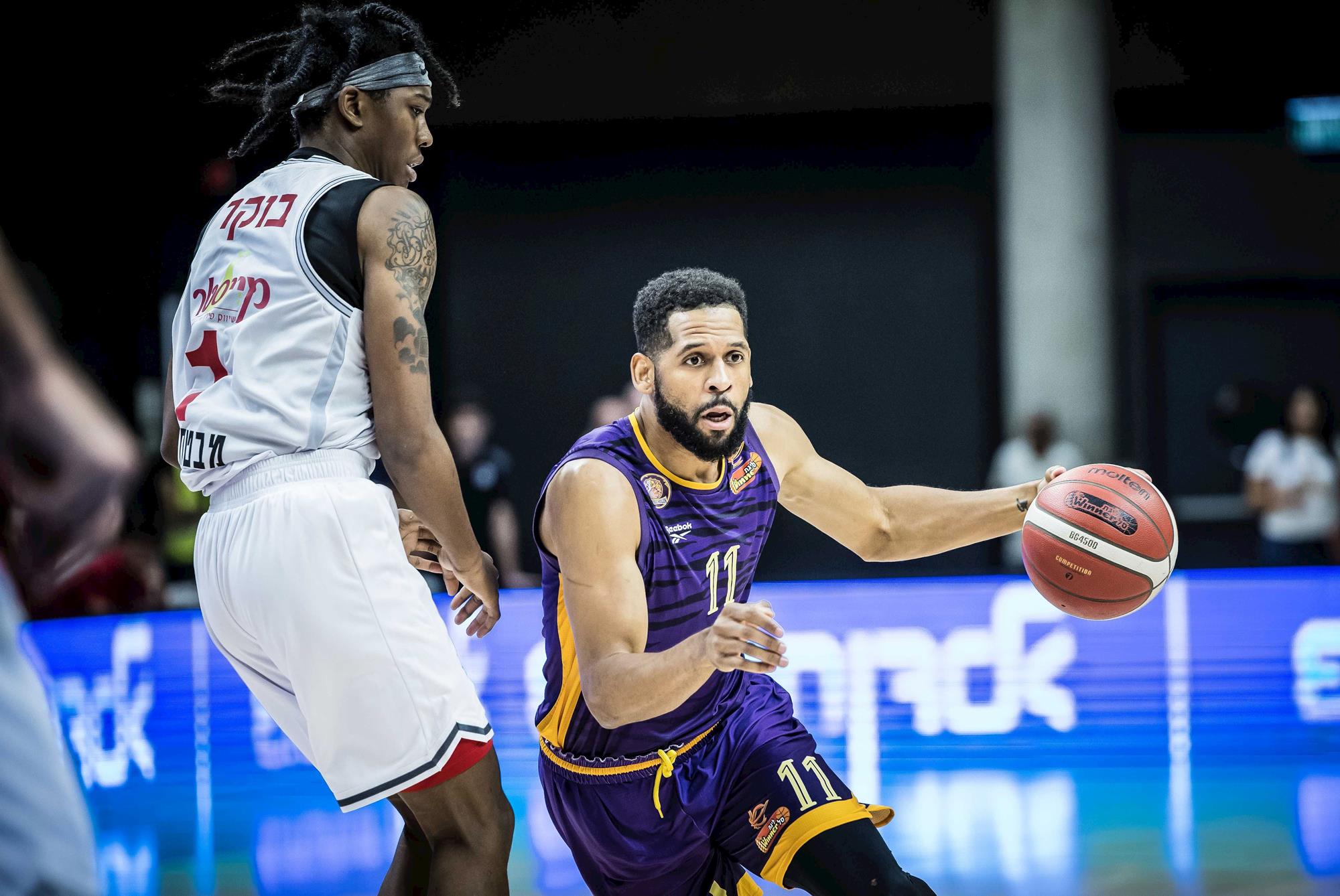 הערב: סי.ג'יי האריס חוזר לשורות האלופה