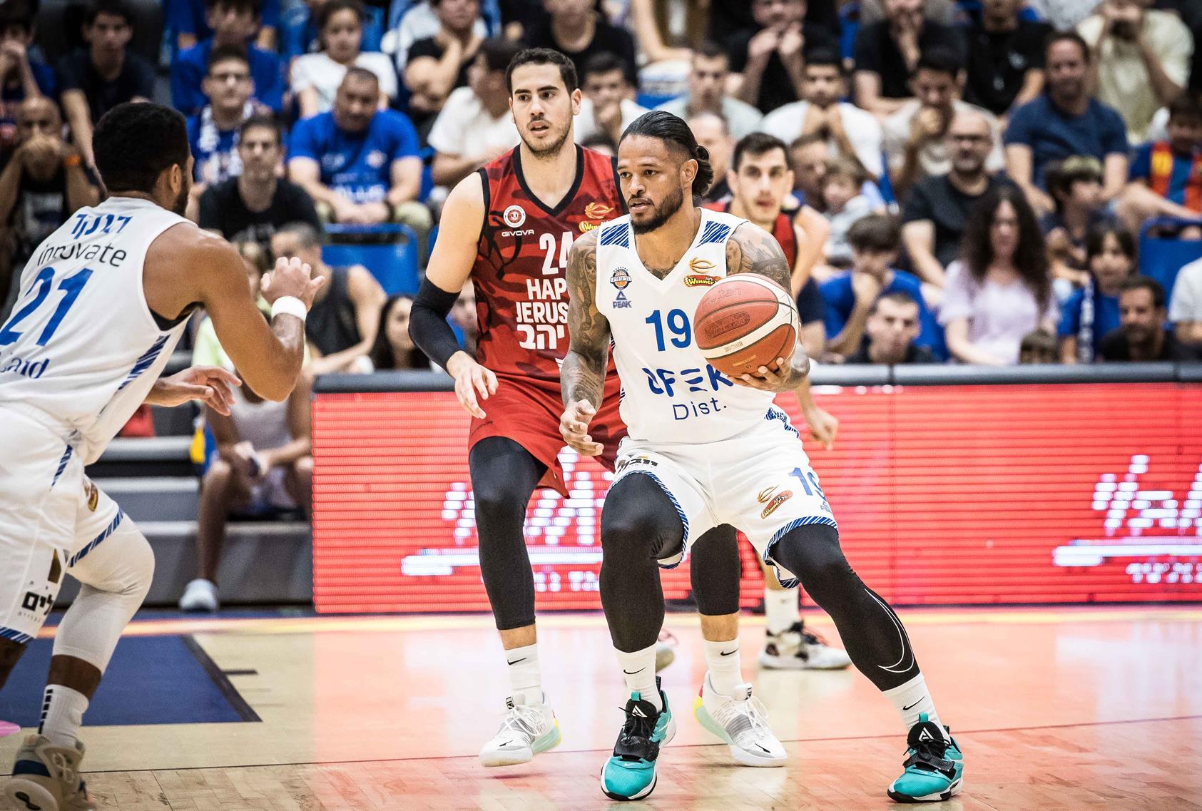 במוצ"ש: הרצליה רוצה לעלות למאזן חיובי