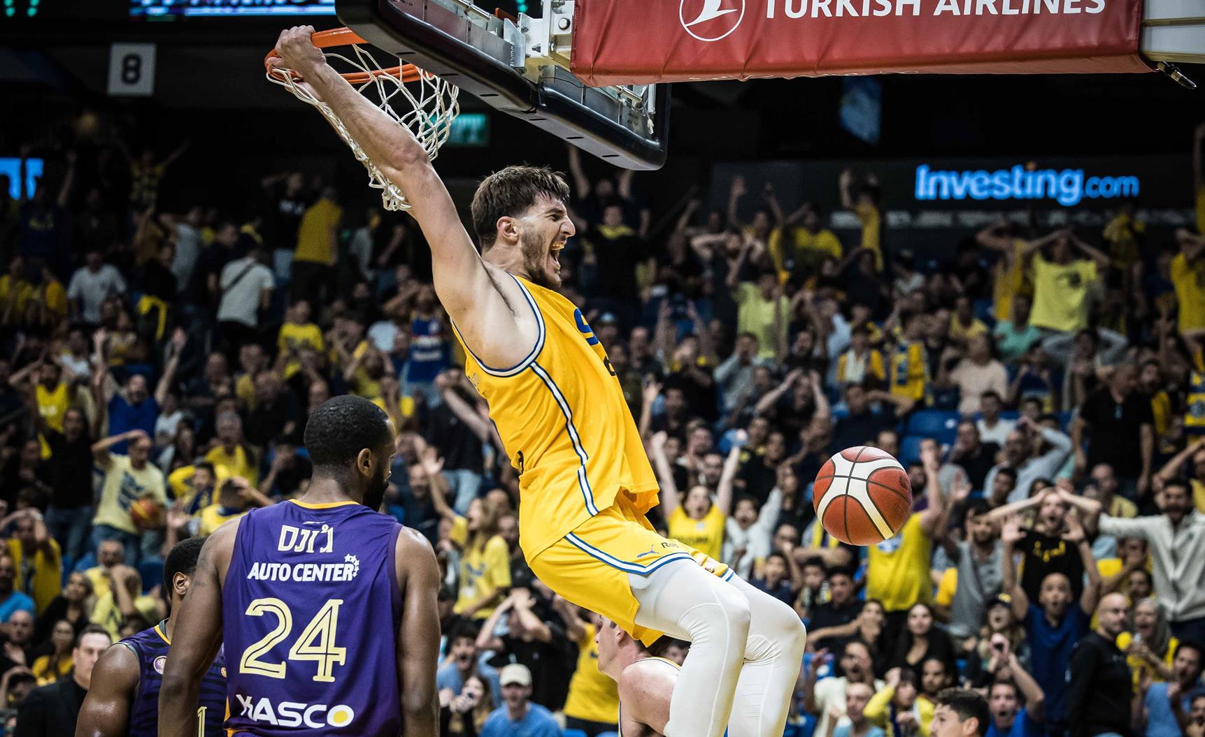 צפו: אדאמס וסורקין בפסגת המצעד השבועי