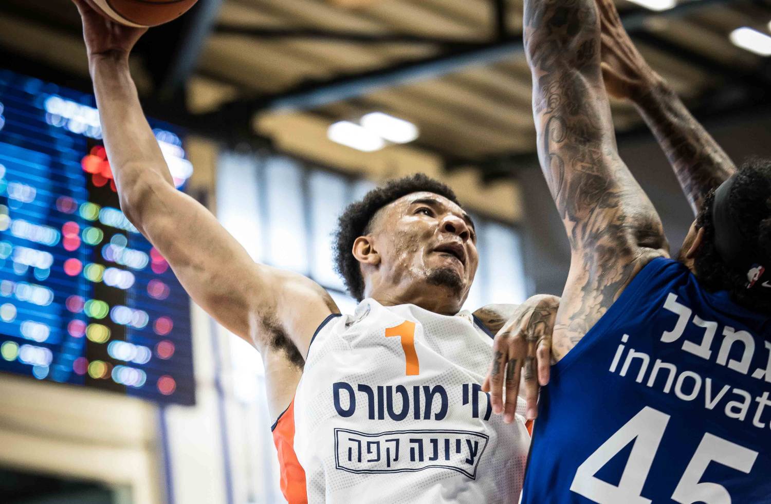 צפו: טופ 5 - משחק מטורף בלב המושבה