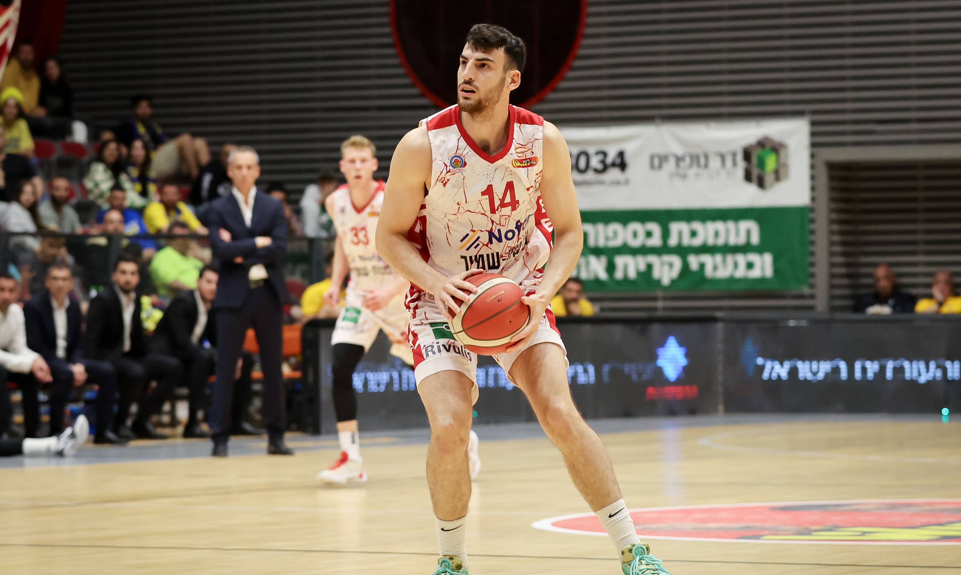 צפו: שבוע הפריצה של חן גיא