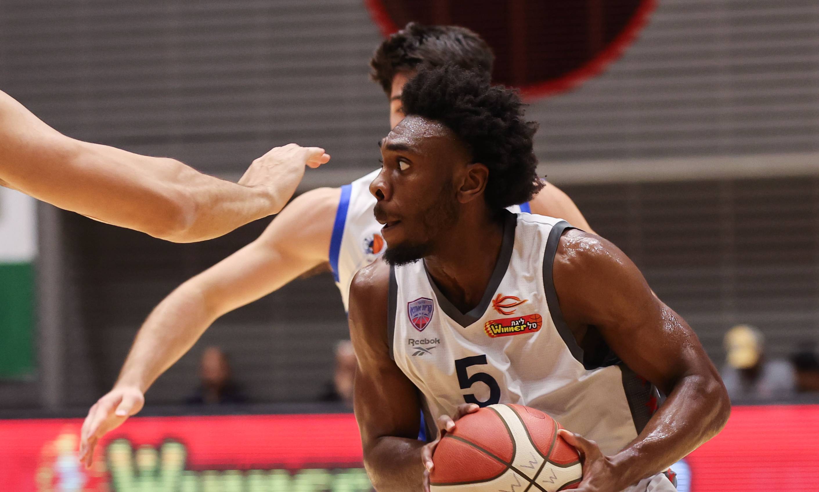 צפו: ג'יימס בייטמון התאושש בגדול