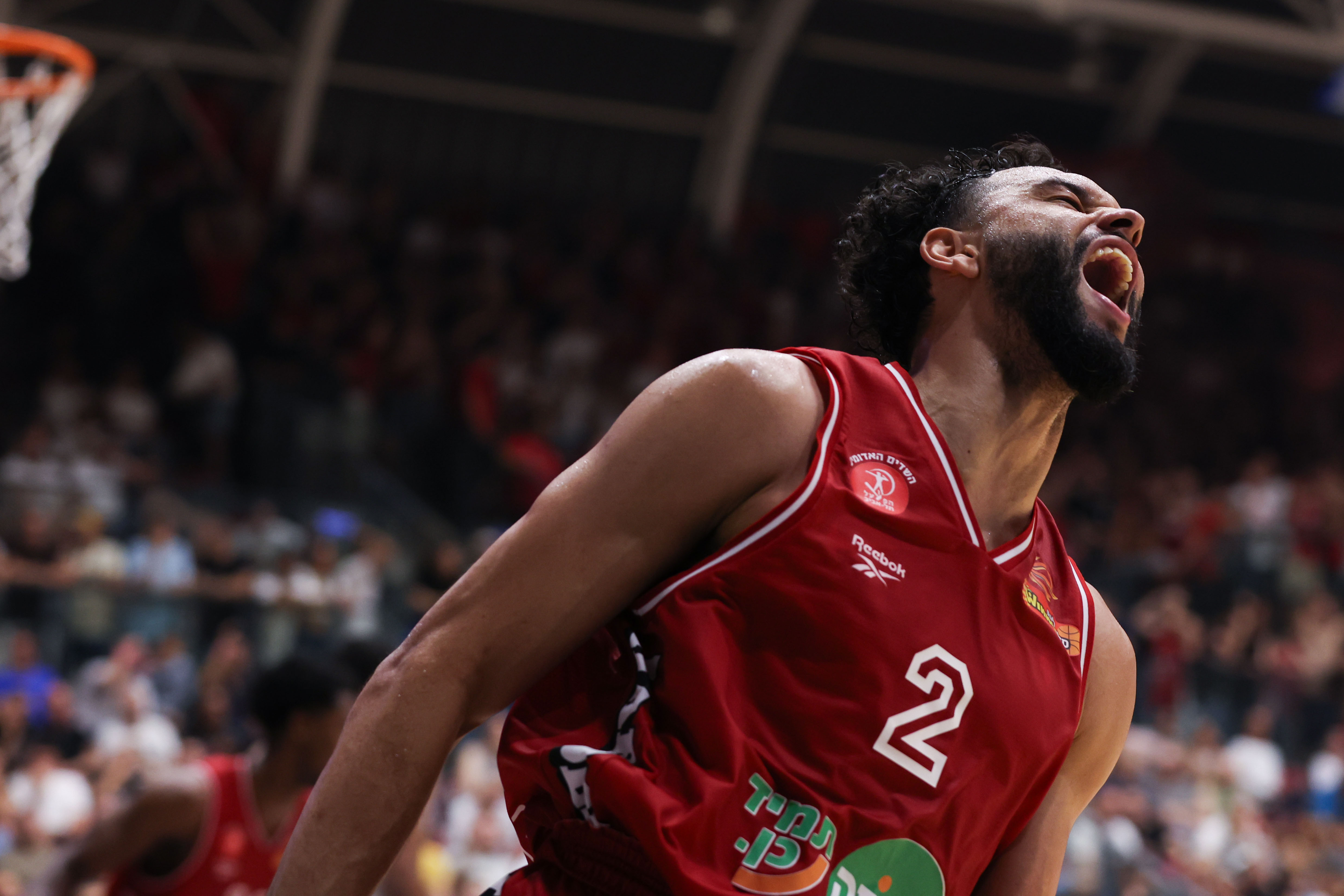 הפועל ת"א ניצחה ברמז וכפתה משחק 3