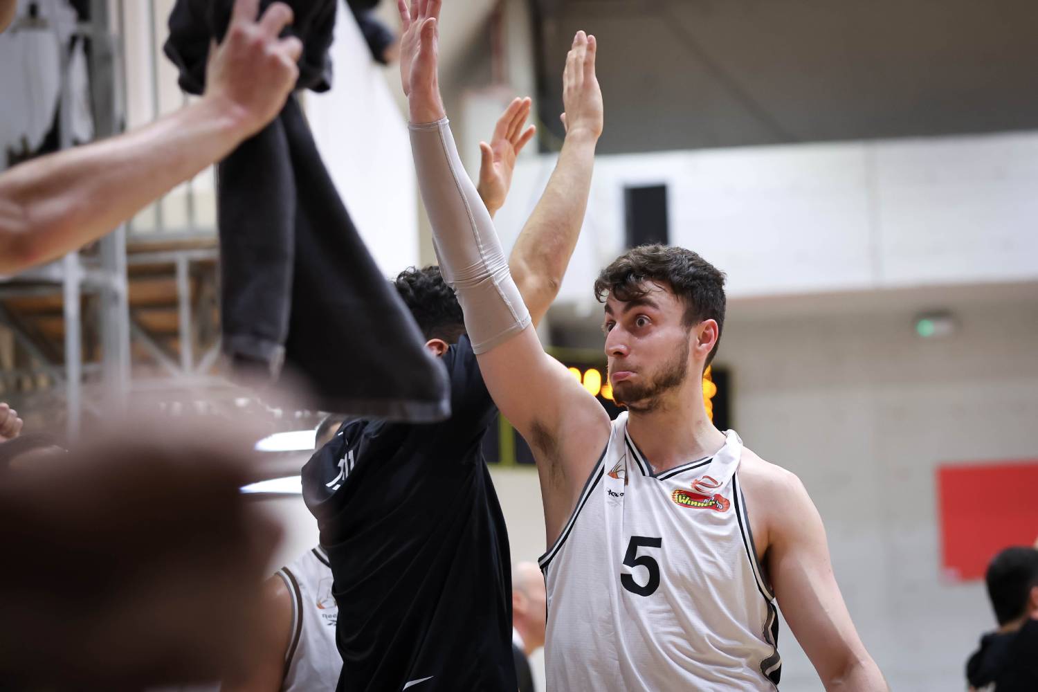 צפו: תומר אסייג עזר לעפולה לחזור לתלם