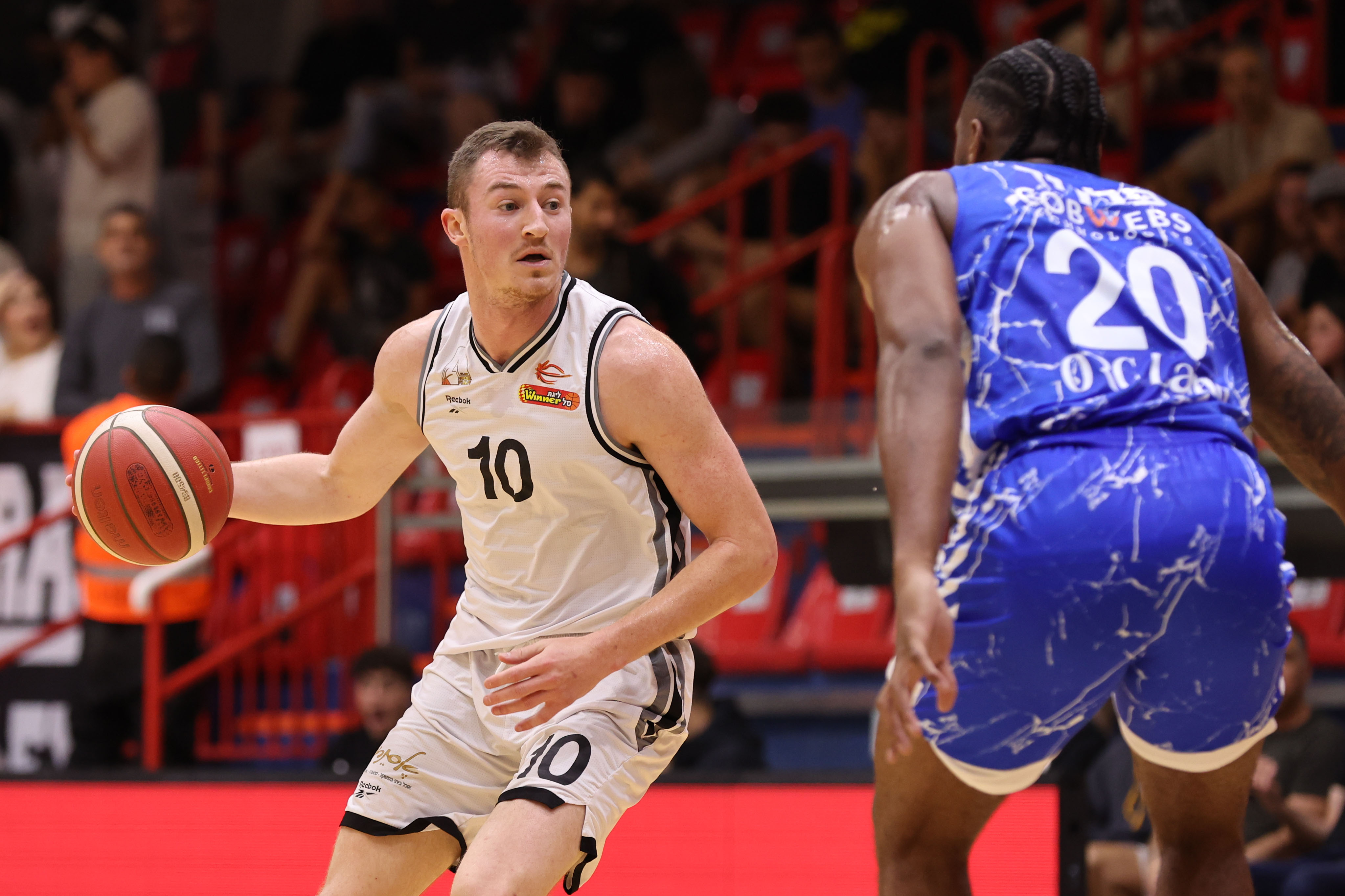 צפו: ספנסר וייס ועפולה קרובים לפלייאוף