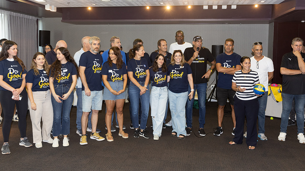 "תכלית הביקור היא לחבק, לשמח ולעודד"