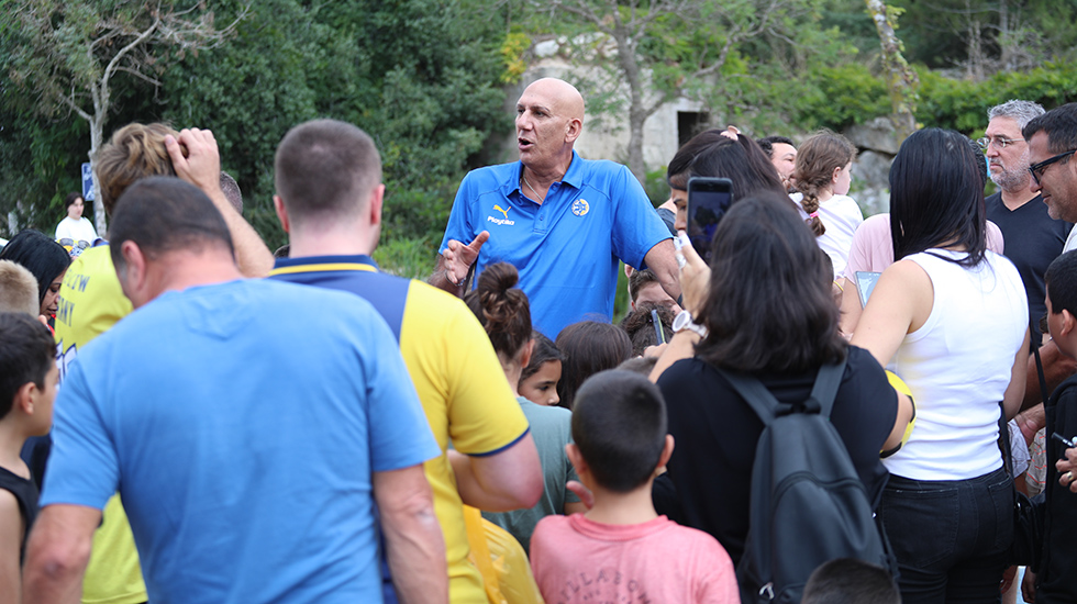 "באנו לשמח ולחבק, אנחנו אוהבים אתכם"