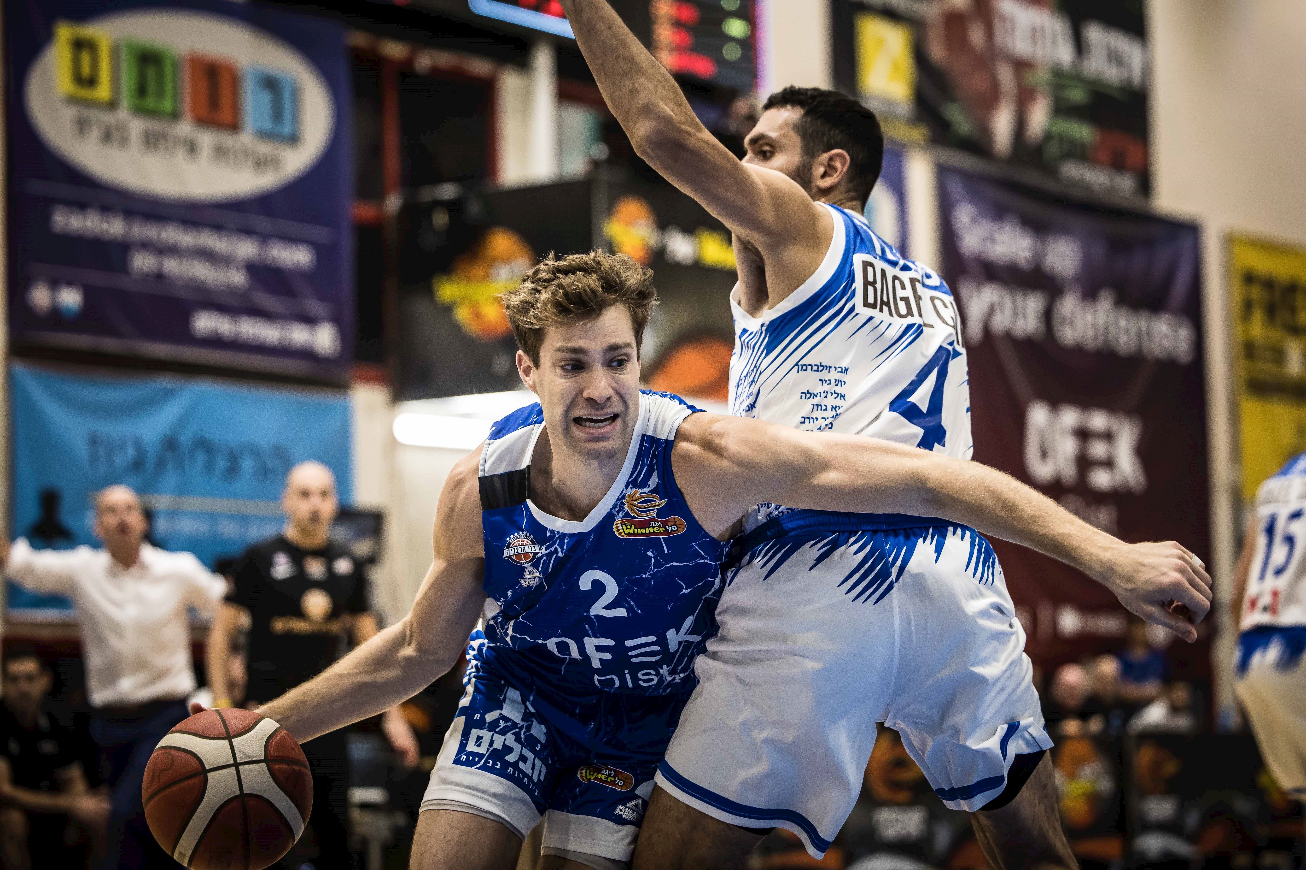 הערב: הקרב על המקום השלישי