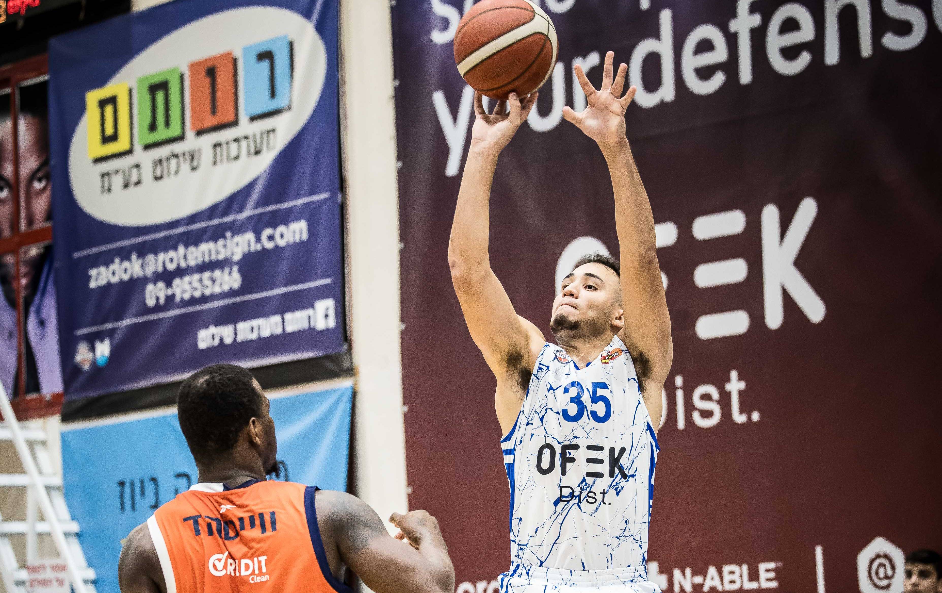 צפו: עוד הופעה גדולה לאיתן בורג