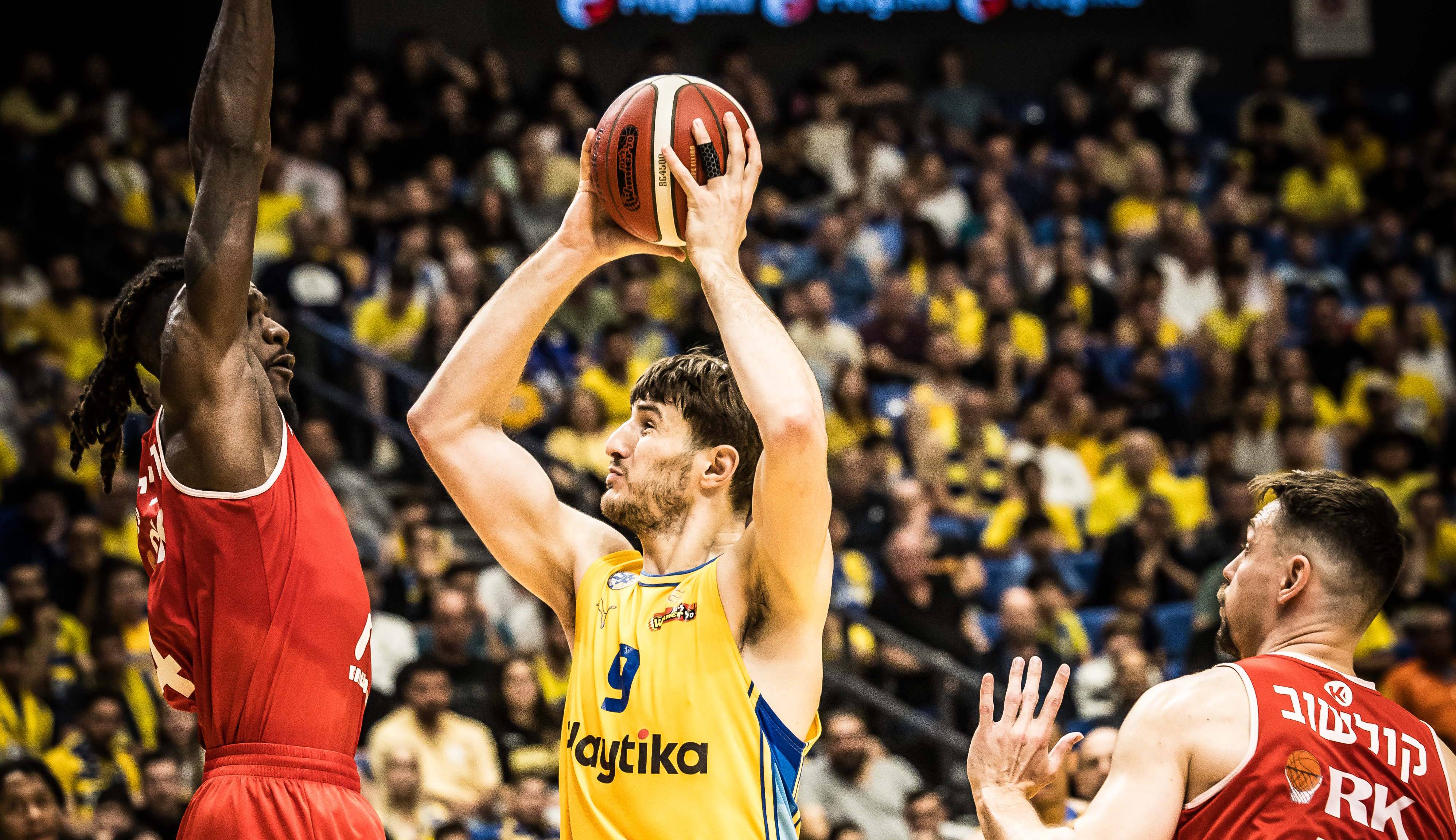 צפו: צמד הופעות גדולות לרומן סורקין