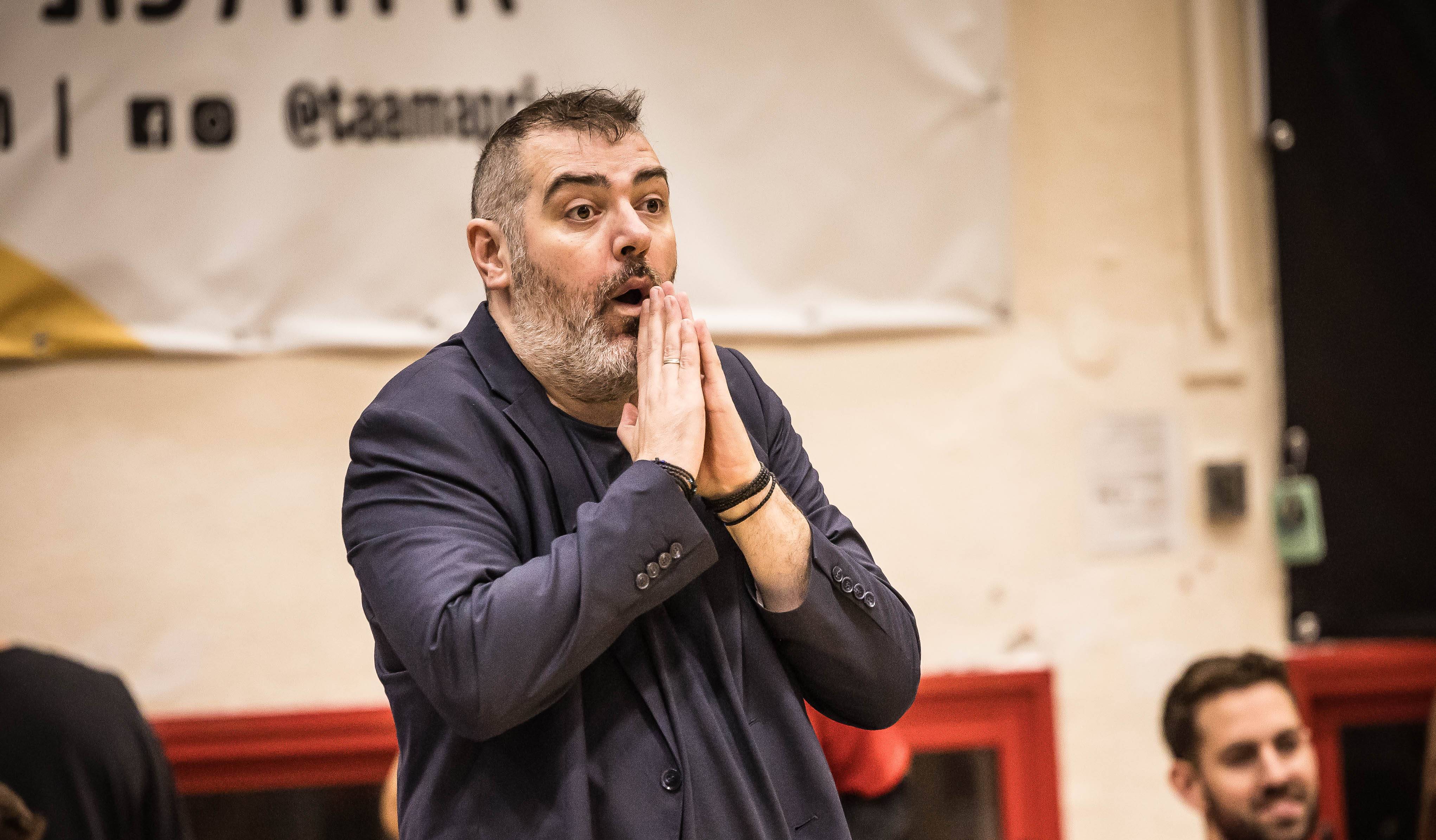 הערב: דדאס פוגש את חולון בבירה