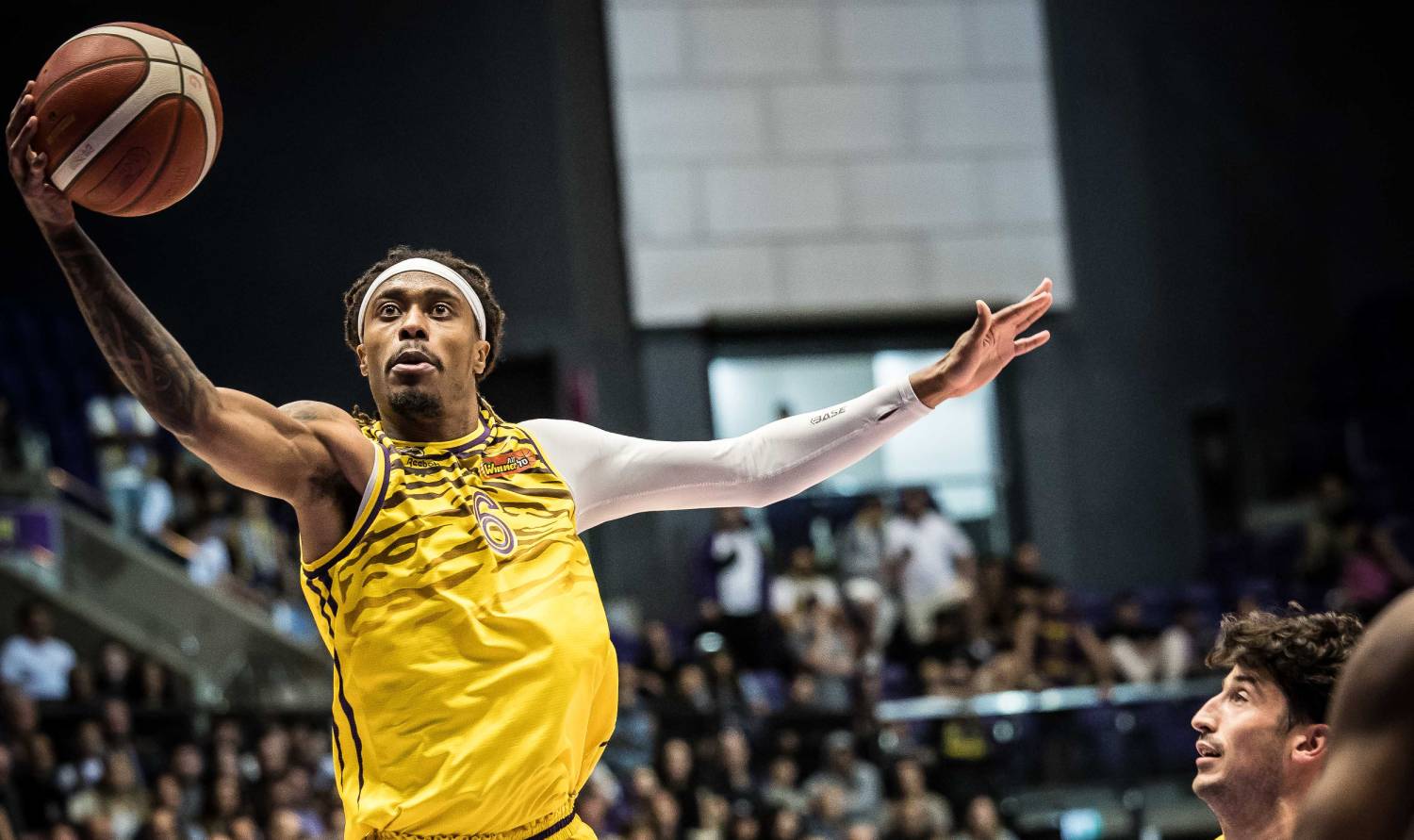 צפו: ערב של שיאים לטאג'יר מקול