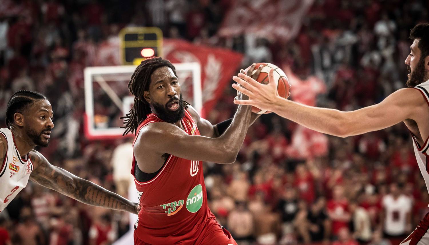 צפו: ג'ון הולנד בכושר קליעה נהדר