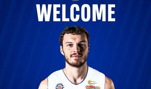 "שחקן מיוחד": ג'ון מיקס חתם בהרצליה