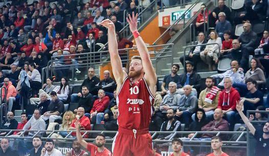 דניאל רוזנבאום ימשיך בחיפה עד 2026