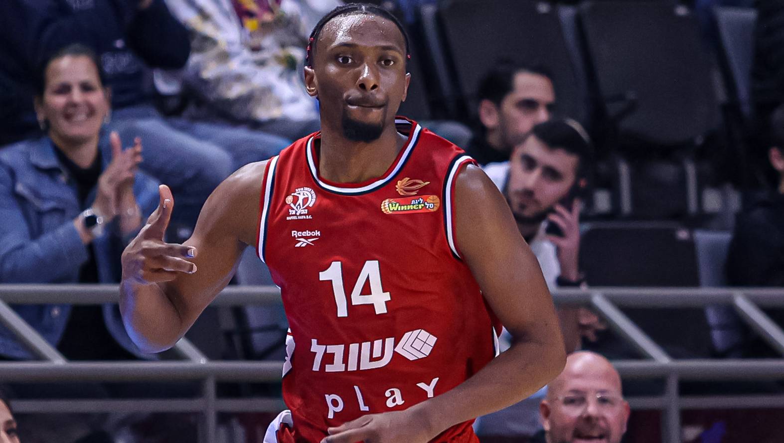 צפו: טאקר הוביל את הקאמבק בנס ציונה