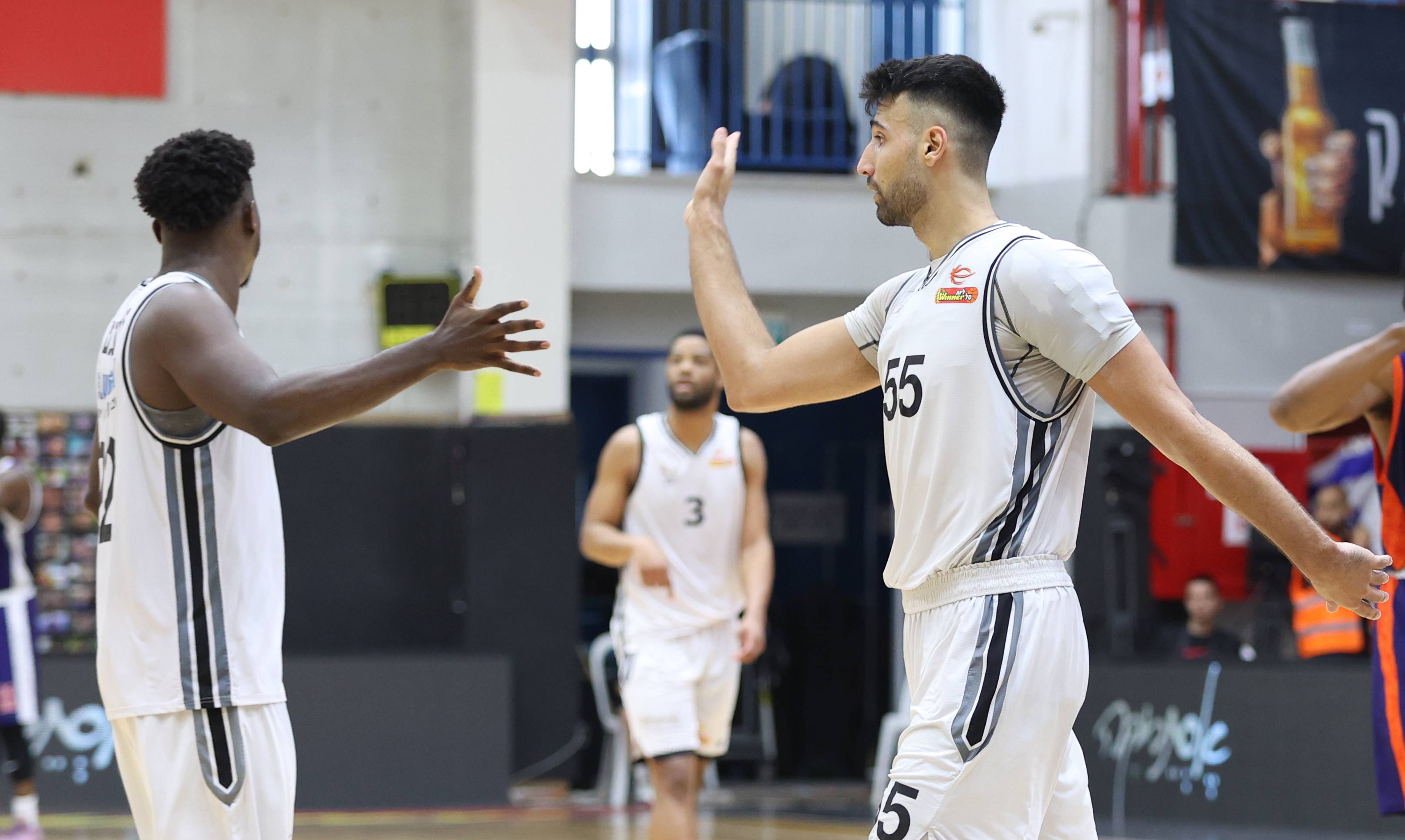 עפולה פתחה את הבית התחתון ברגל ימין