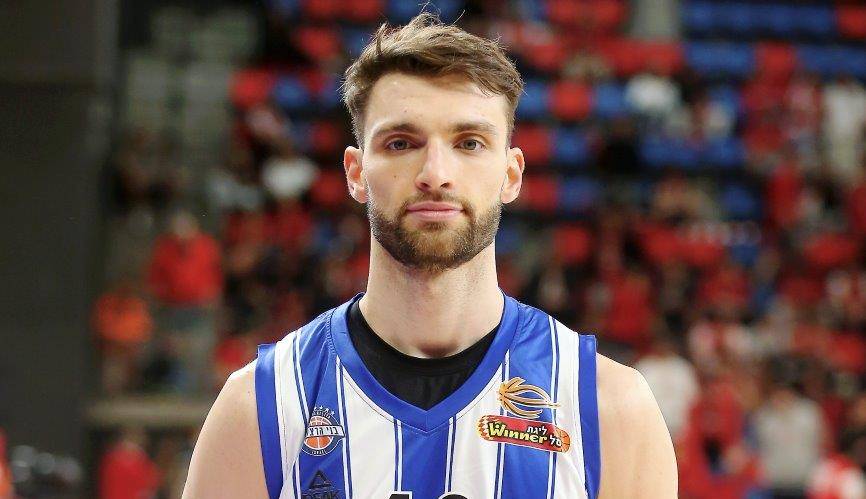 צפו: אלכסנדר זצ'ביץ' נכנס לקצב בהרצליה