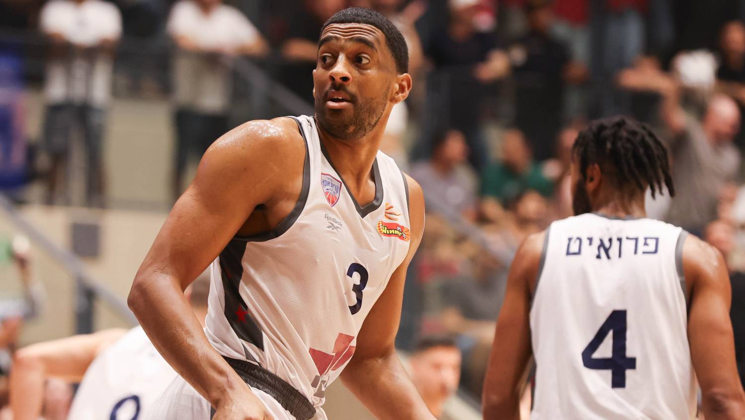 צפו: דאבל-דאבל נוסף לאמין סטיבנס