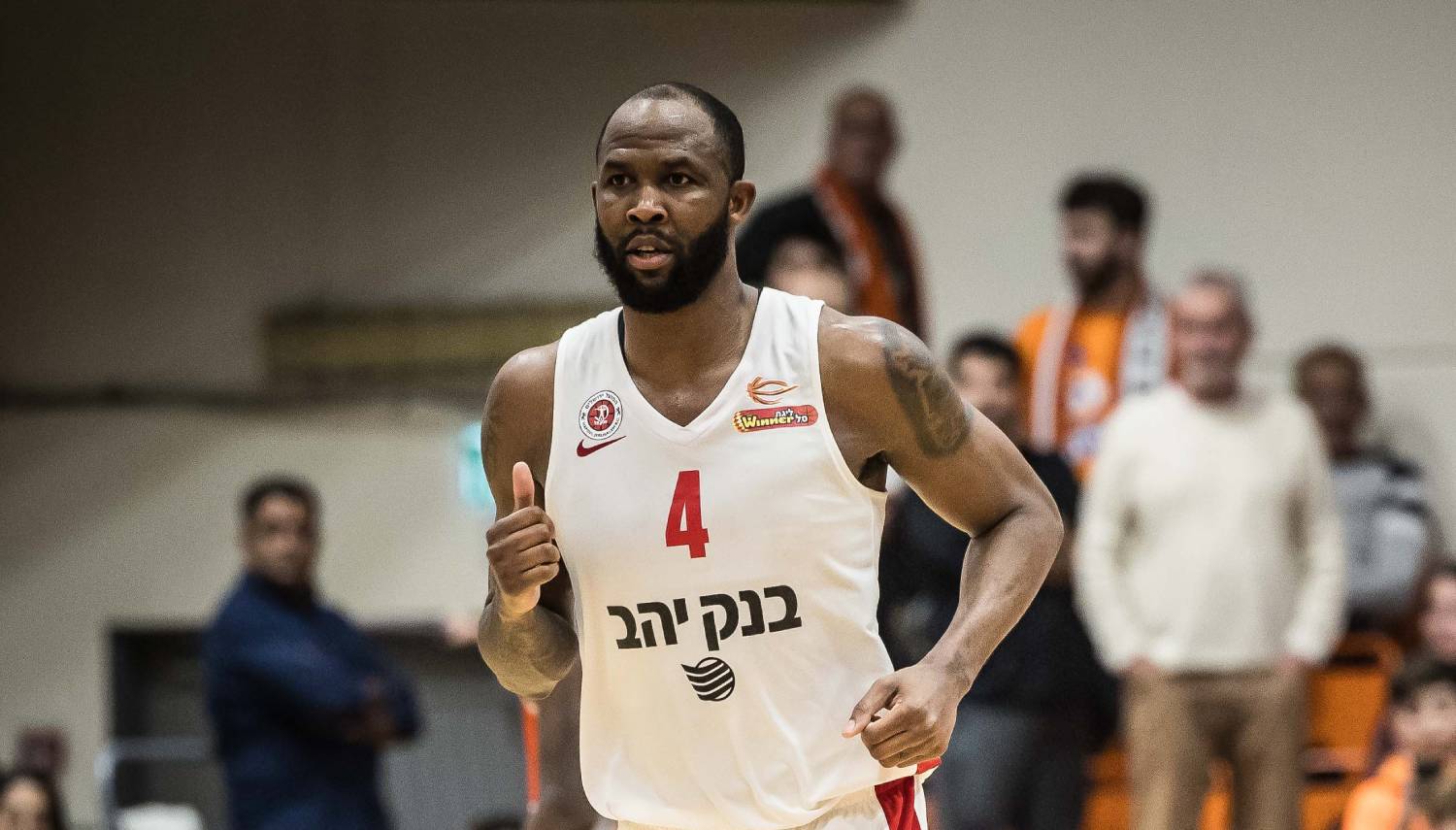 צפו: דאבל-דאבל מרשים לכריס ג'ונסון