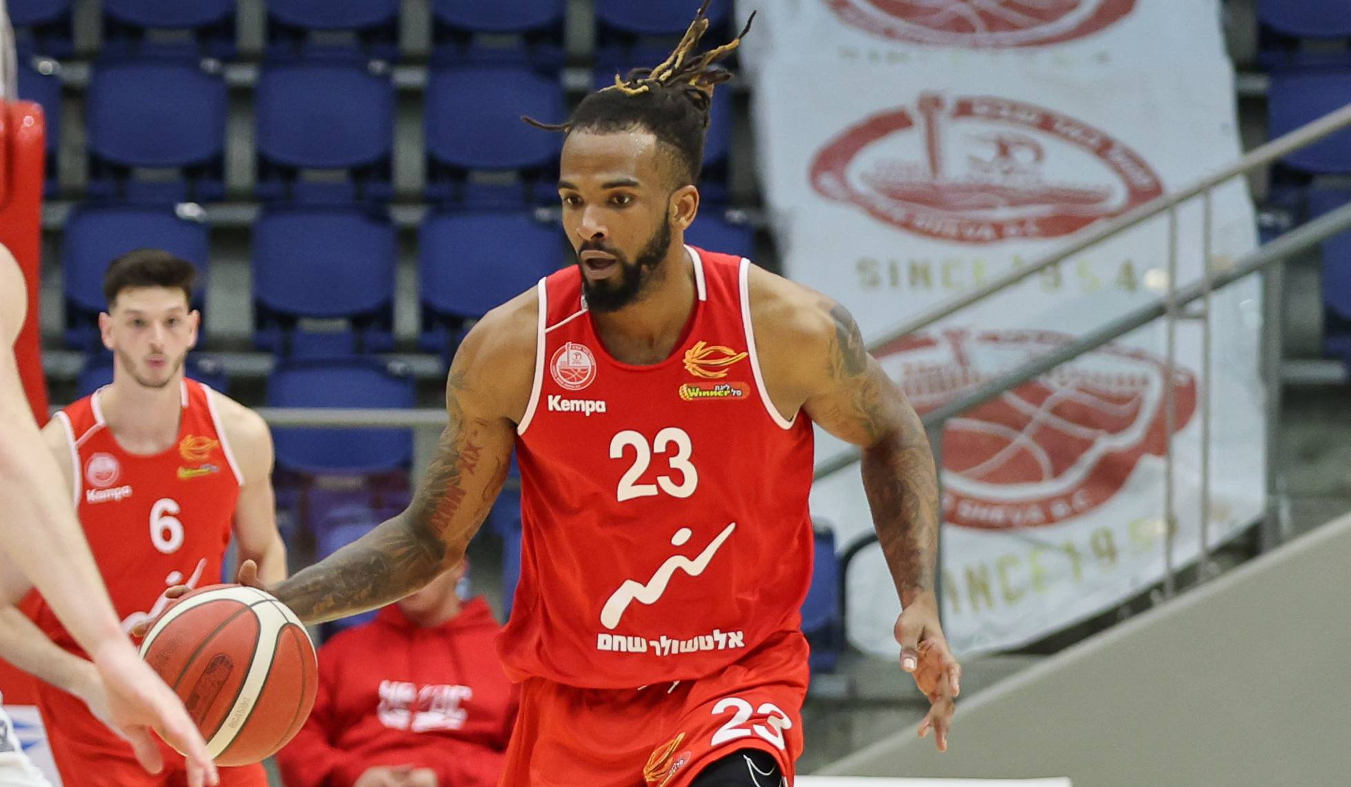 צפו: הופעה יוצאת דופן של ג'קינן גאנט