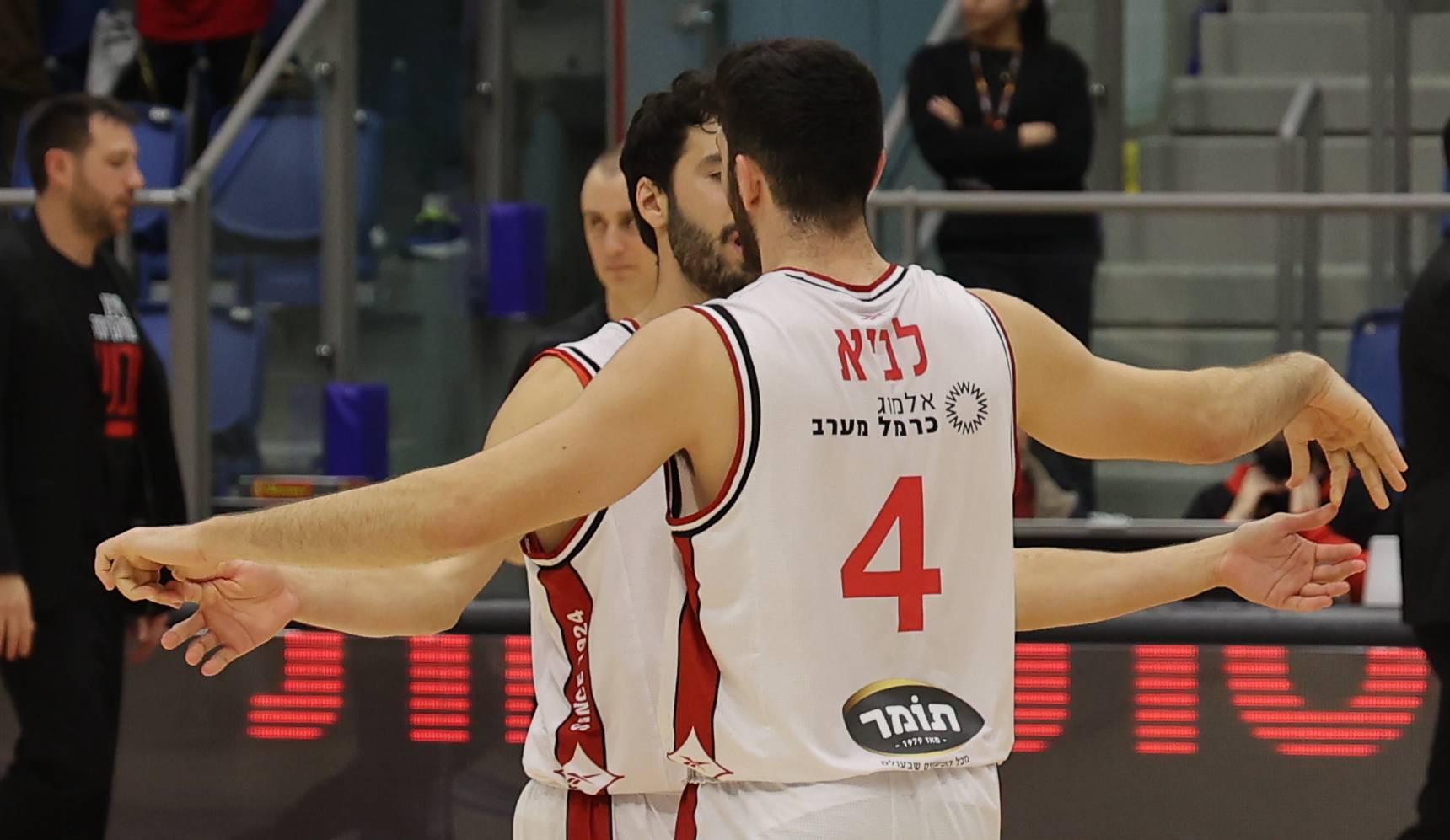 קאמבק מדהים להפועל חיפה בלב המושבה