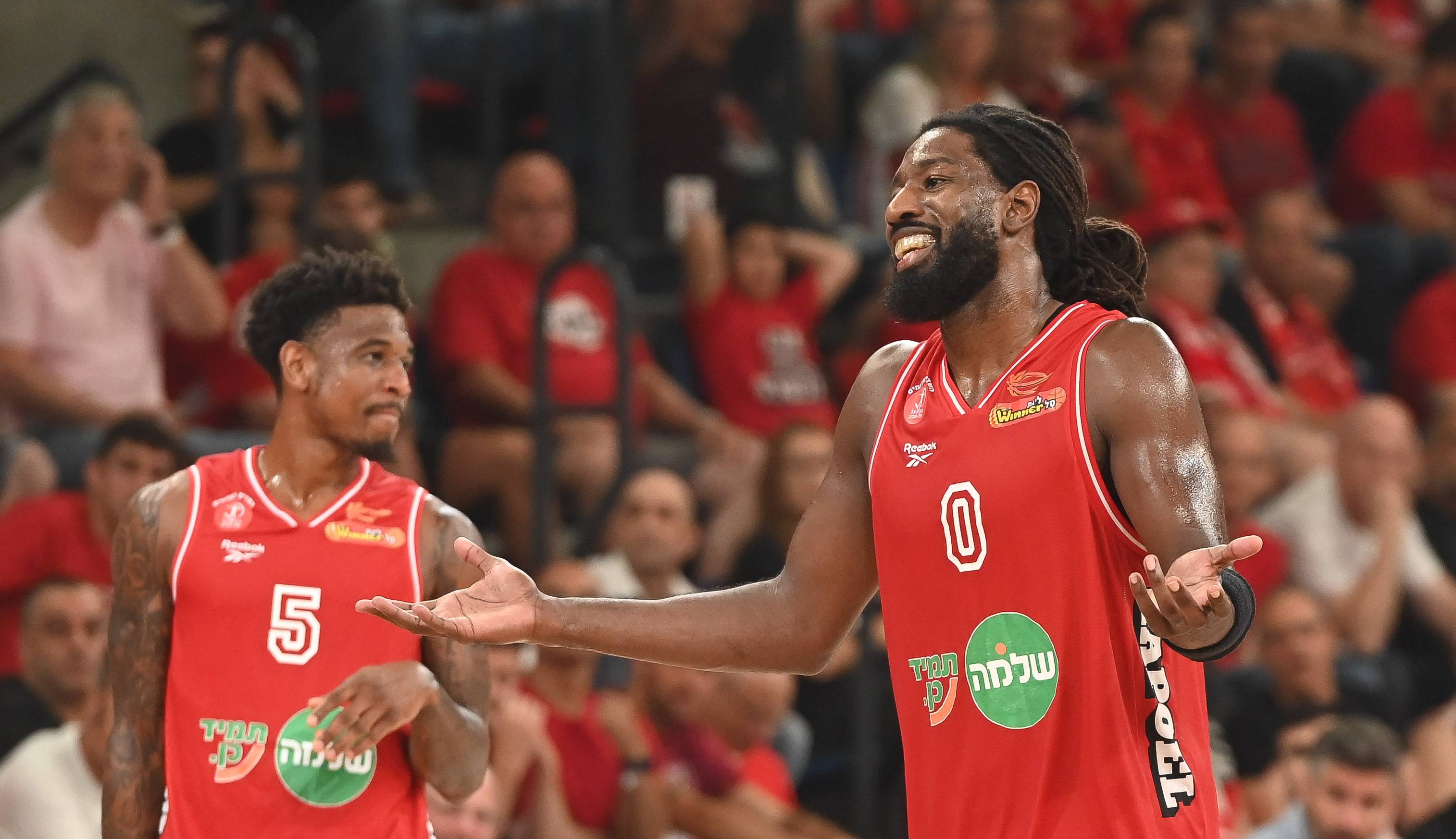 צפו: ההצגה הפרטית של ג'ון הולנד