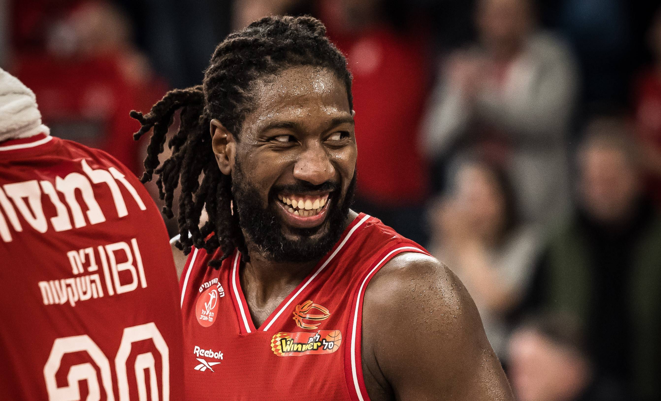 צפו: ג'ון הולנד כיכב מול קבוצתו הקודמת