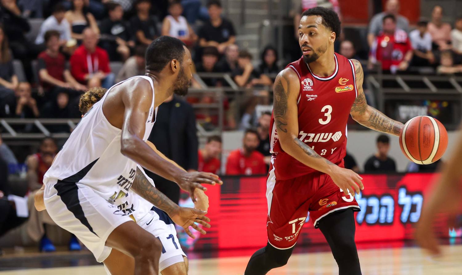 צפו: דאבל-דאבל ראשון לג'ון דייויס