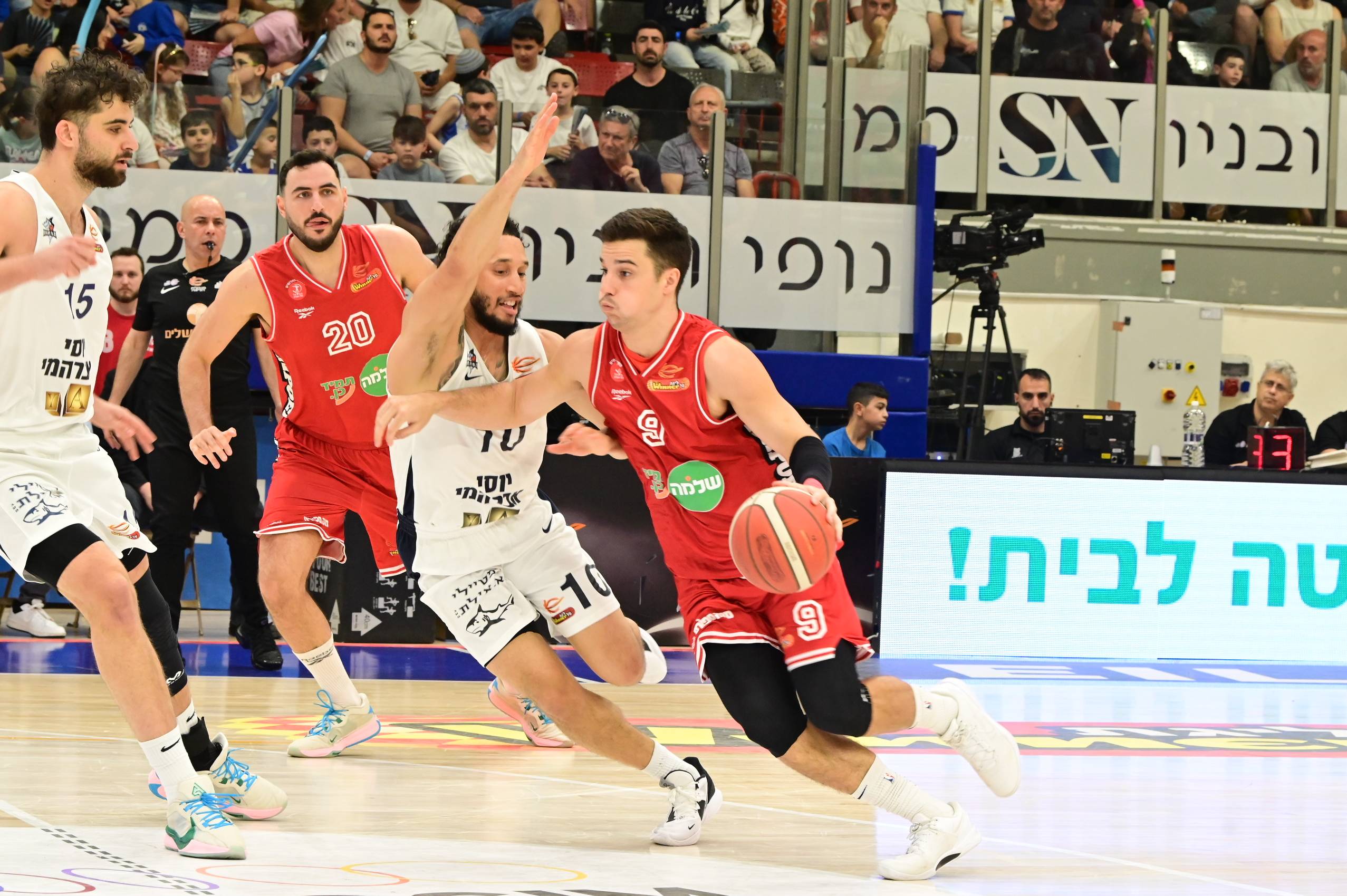 צפו: התחלה מוצלחת לדאסטי הנאס באדום