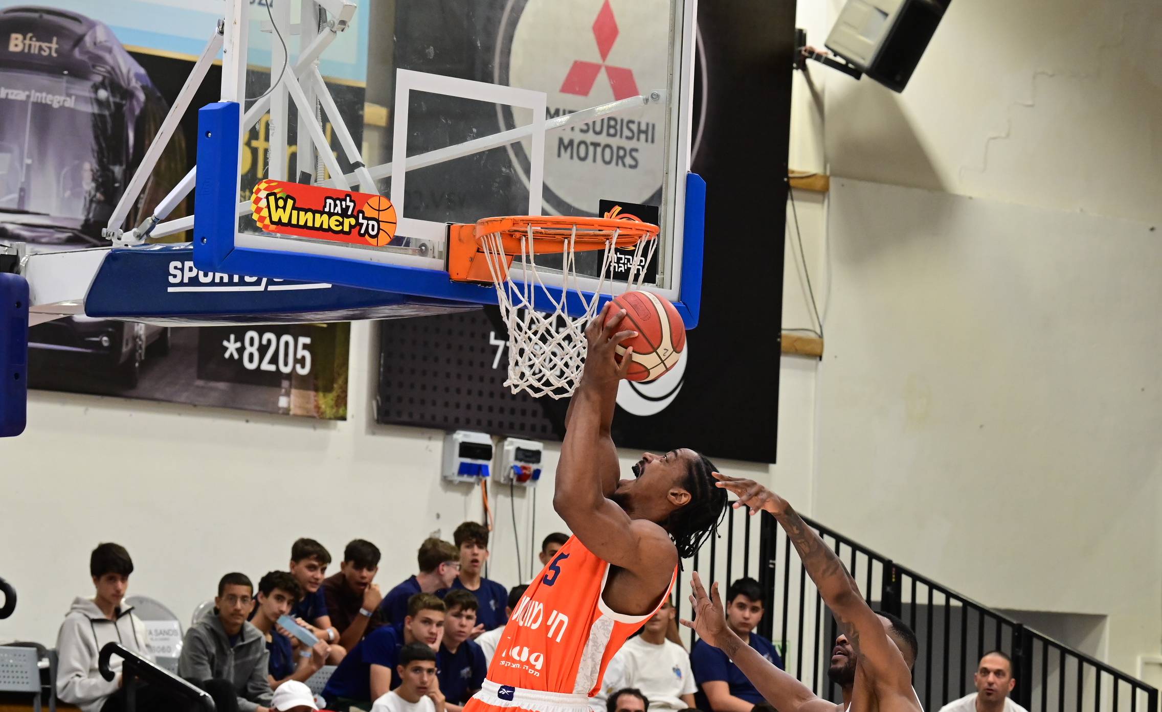 צפו: ג'רום מיינסי עזר לכתומים לחזור לנצח