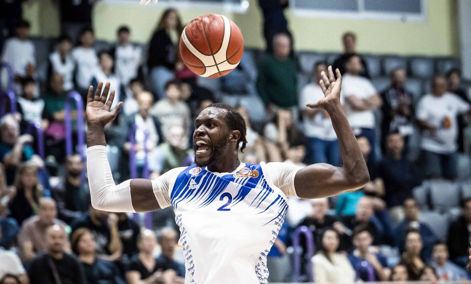 צפו: מנגוק מתיאנג התאקלם במהרה בר"ג