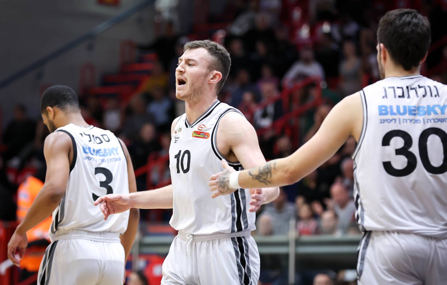 צפו: שיא קליעה עונתי לספנסר וייס