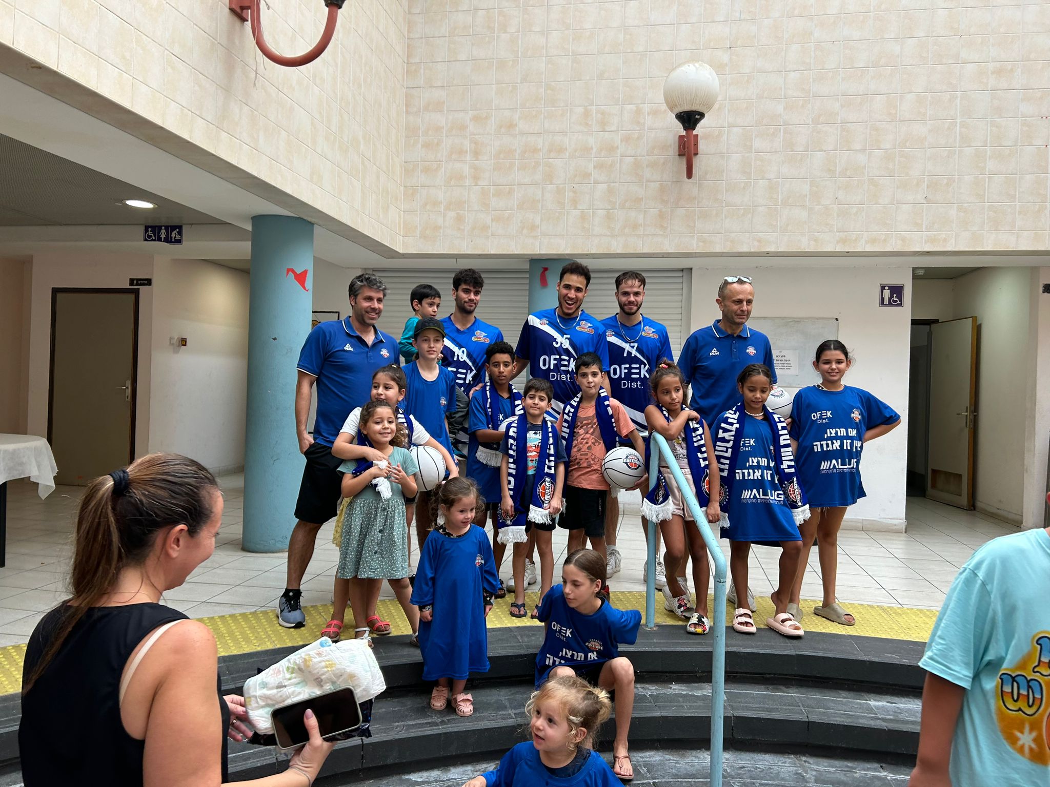 שחקני הרצליה למען משפחות מהעוטף