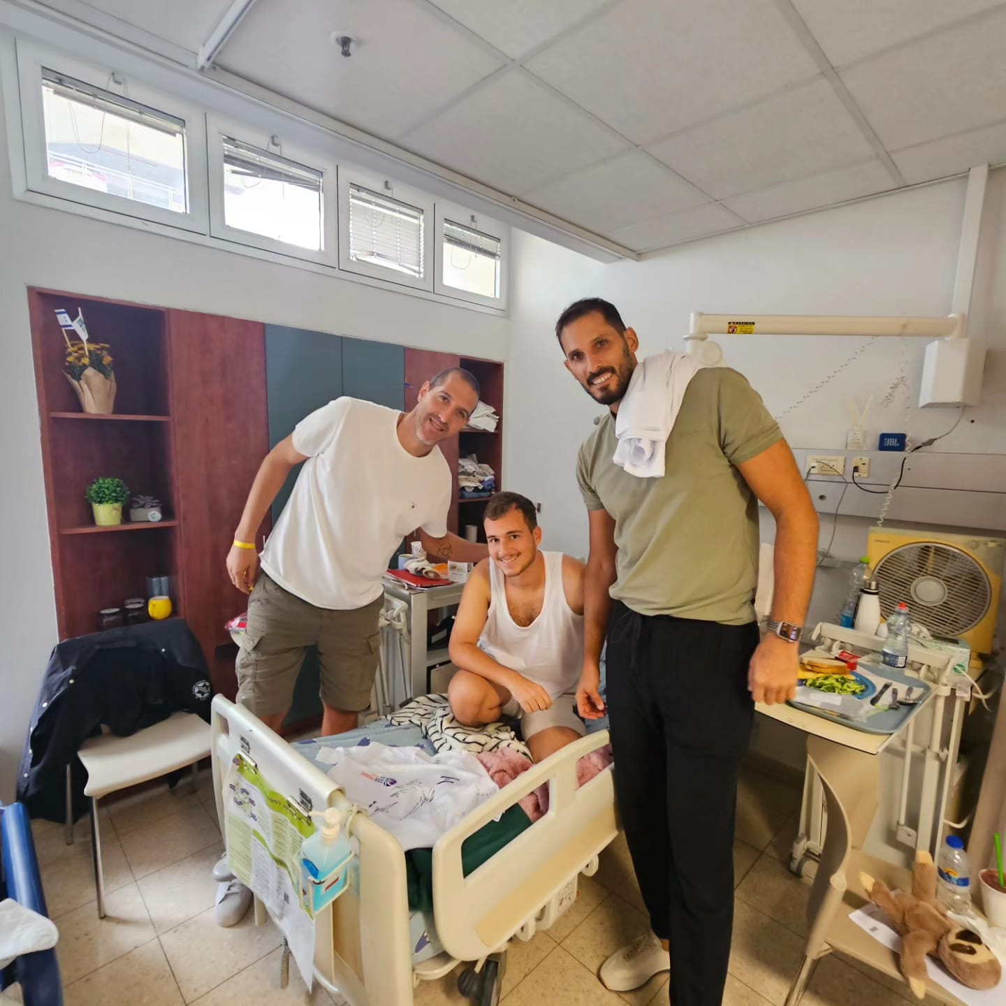 ותיקי הנבחרת ביקרו פצועים באיכילוב