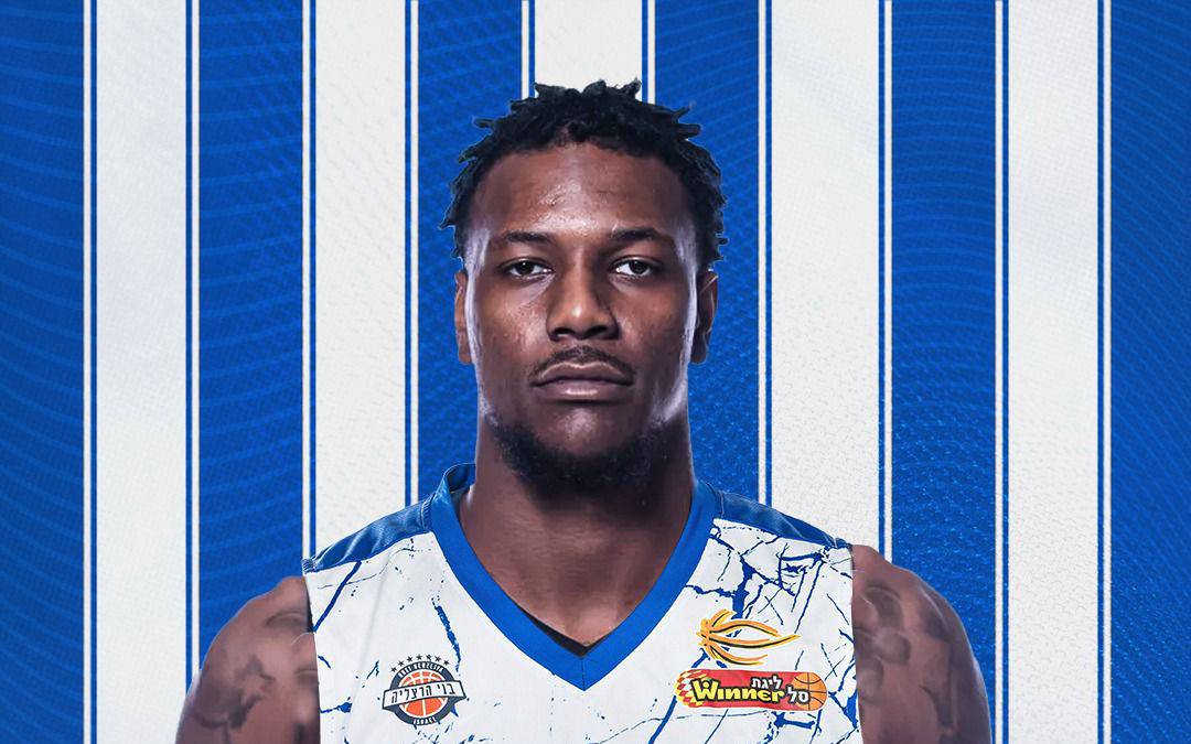 ג'וש הולי מצטרף לכחולים-לבנים מהשרון