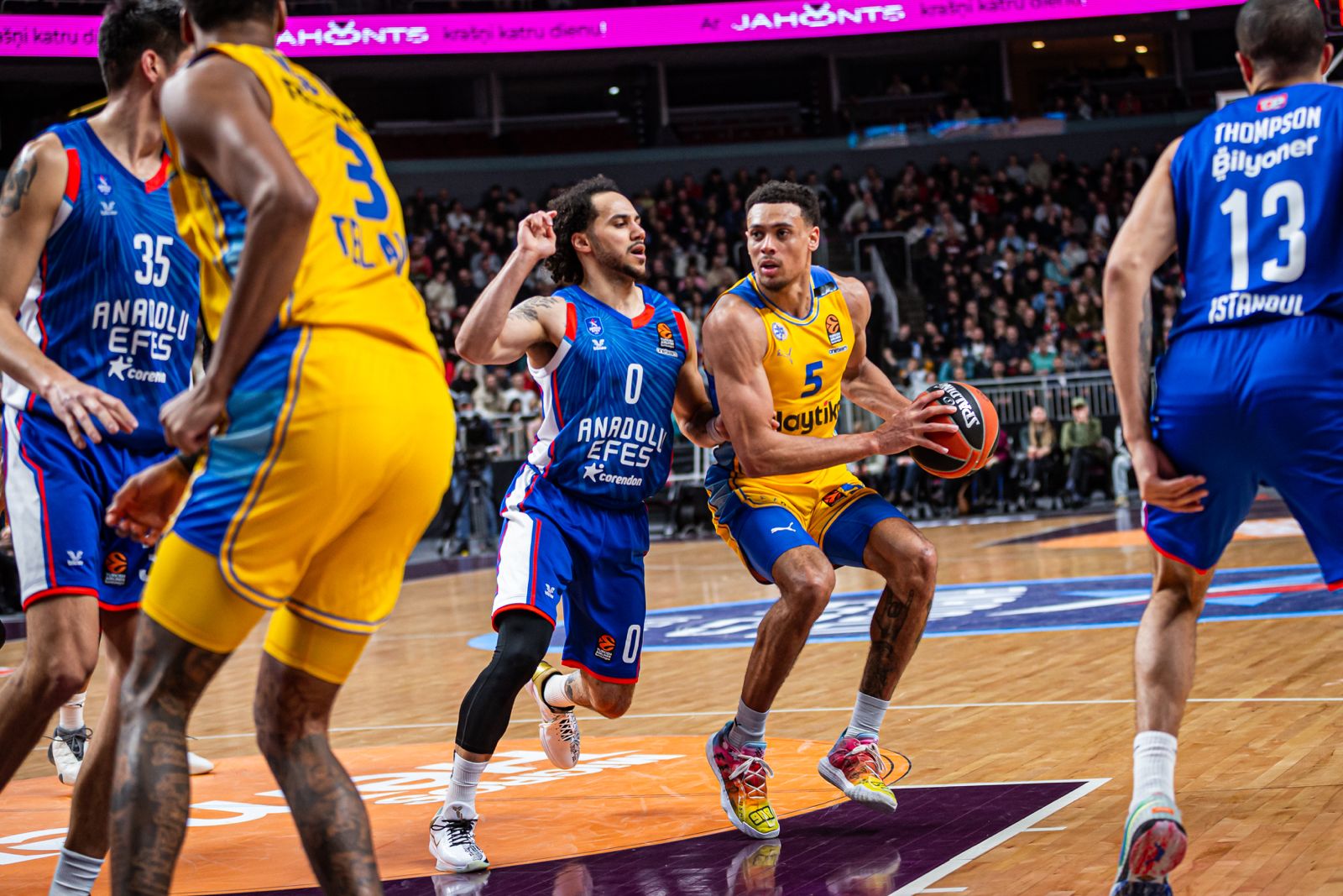 יורוליג: הפסד שלישי ברציפות לאלופה