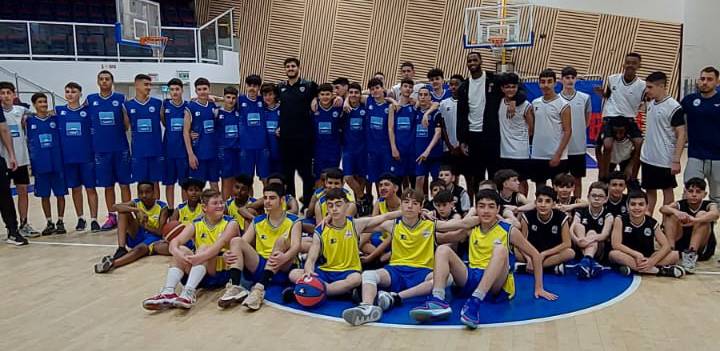 "תאמינו בחלום שלכם, תשקיעו ותתמידו"