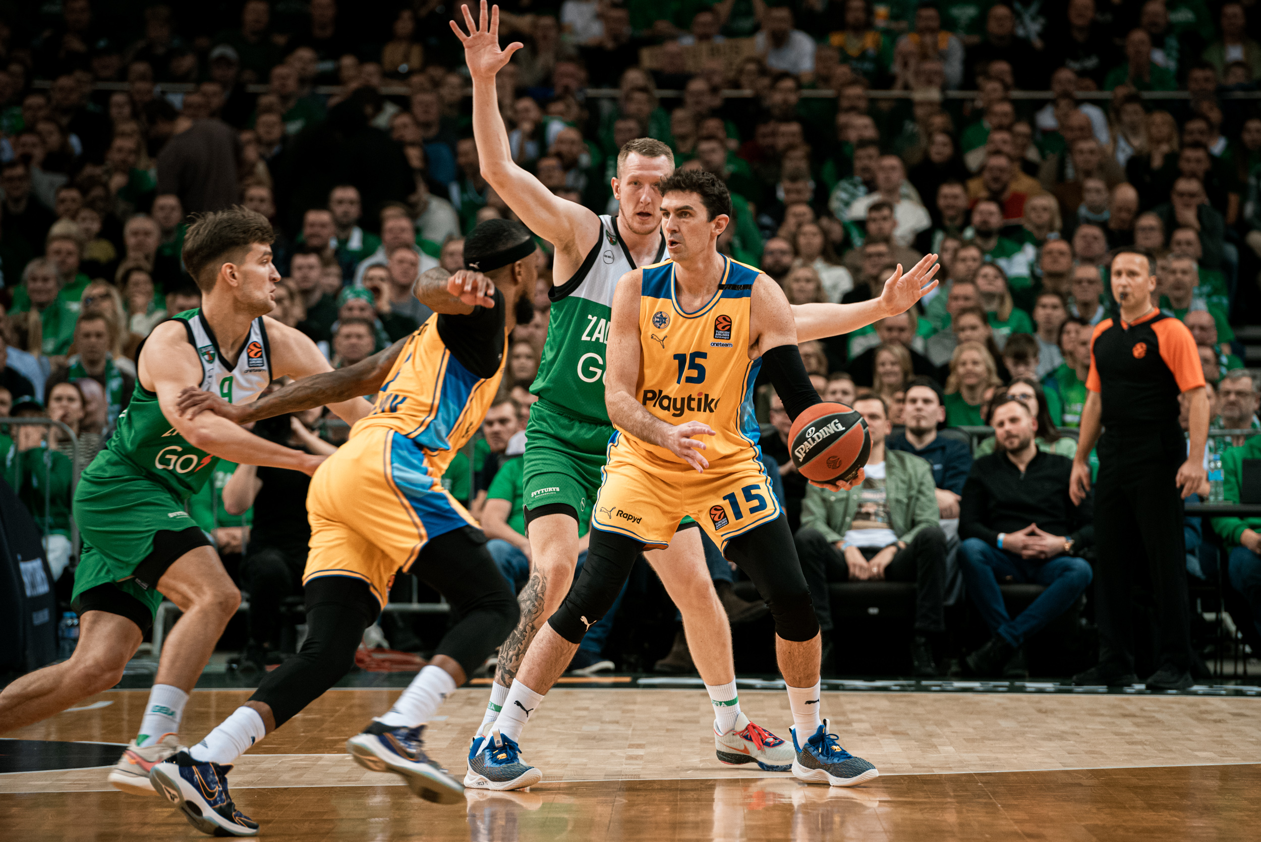 יורוליג: האלופה סגרה סיבוב בניצחון יפה