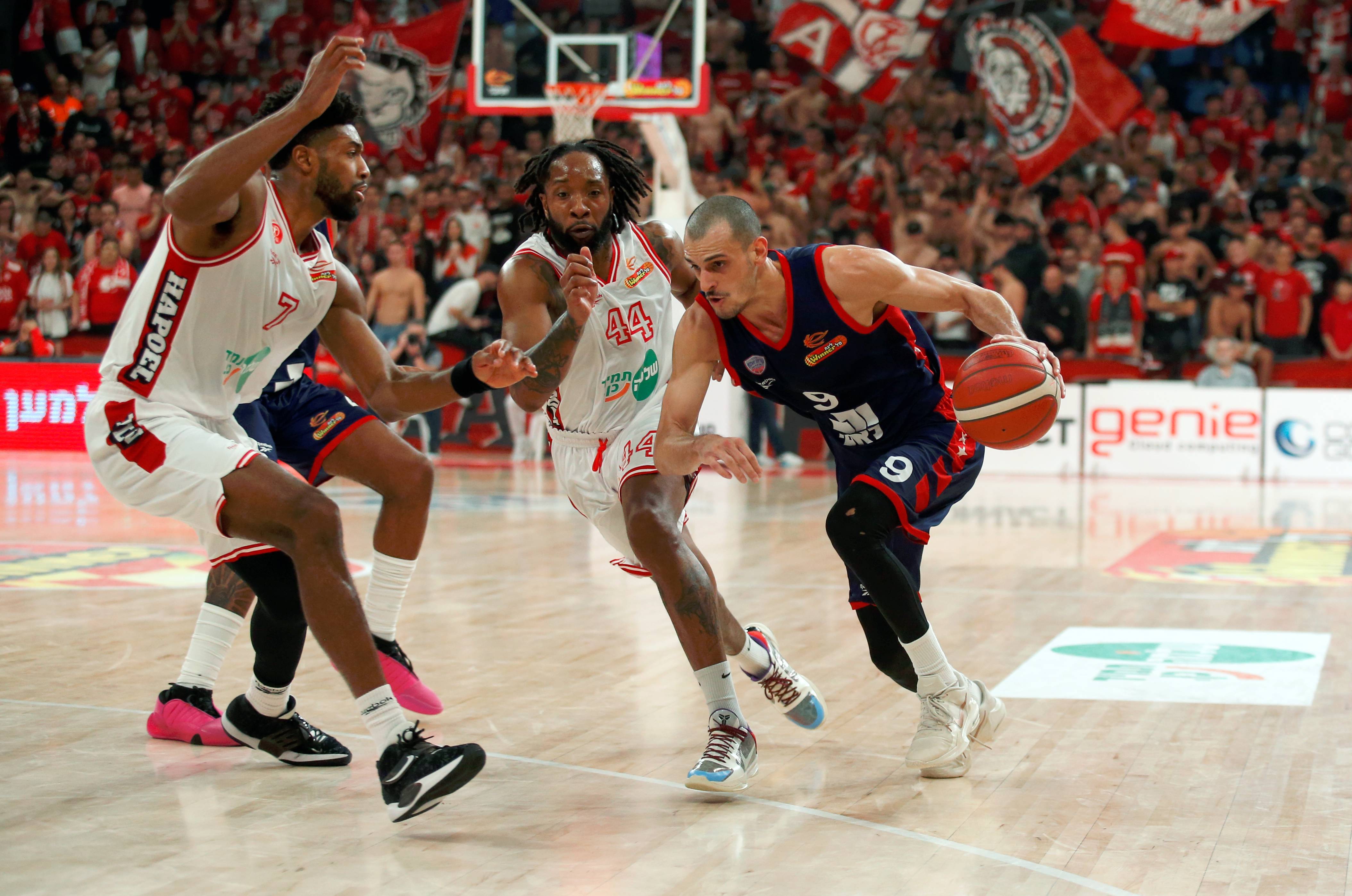 צפו: גיא פלטין הרשים מול המובילה