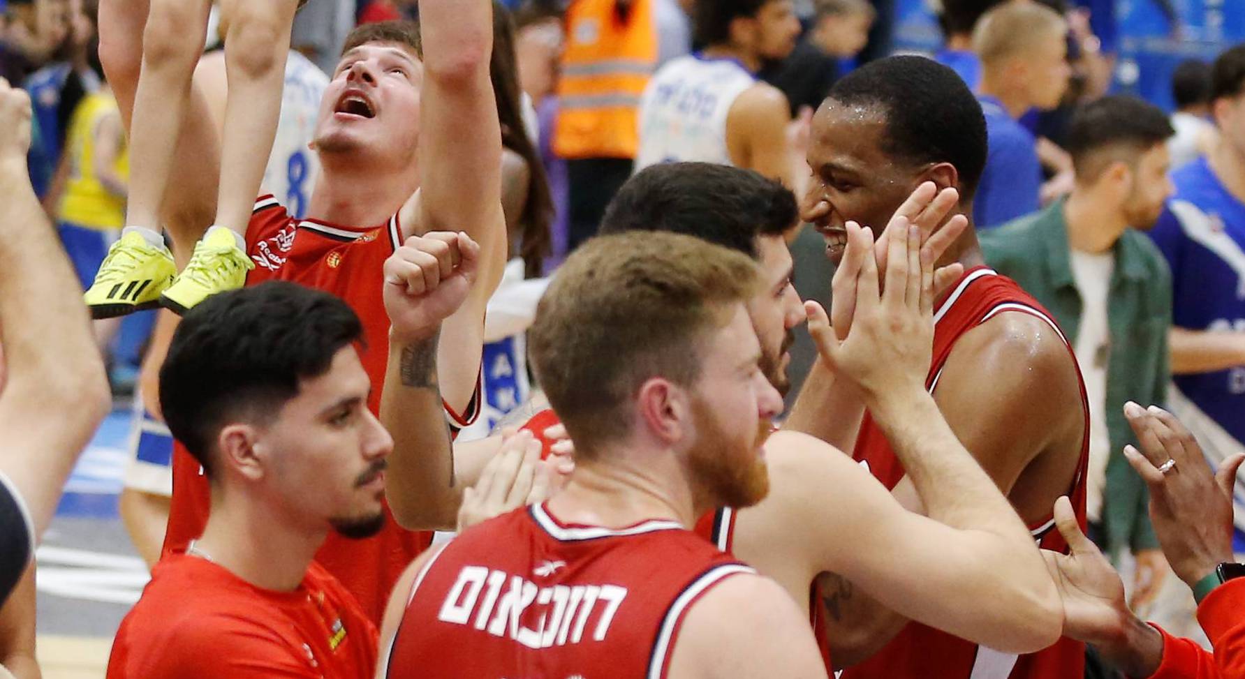 דניאל רוזנבאום קירב את חיפה לפלייאוף