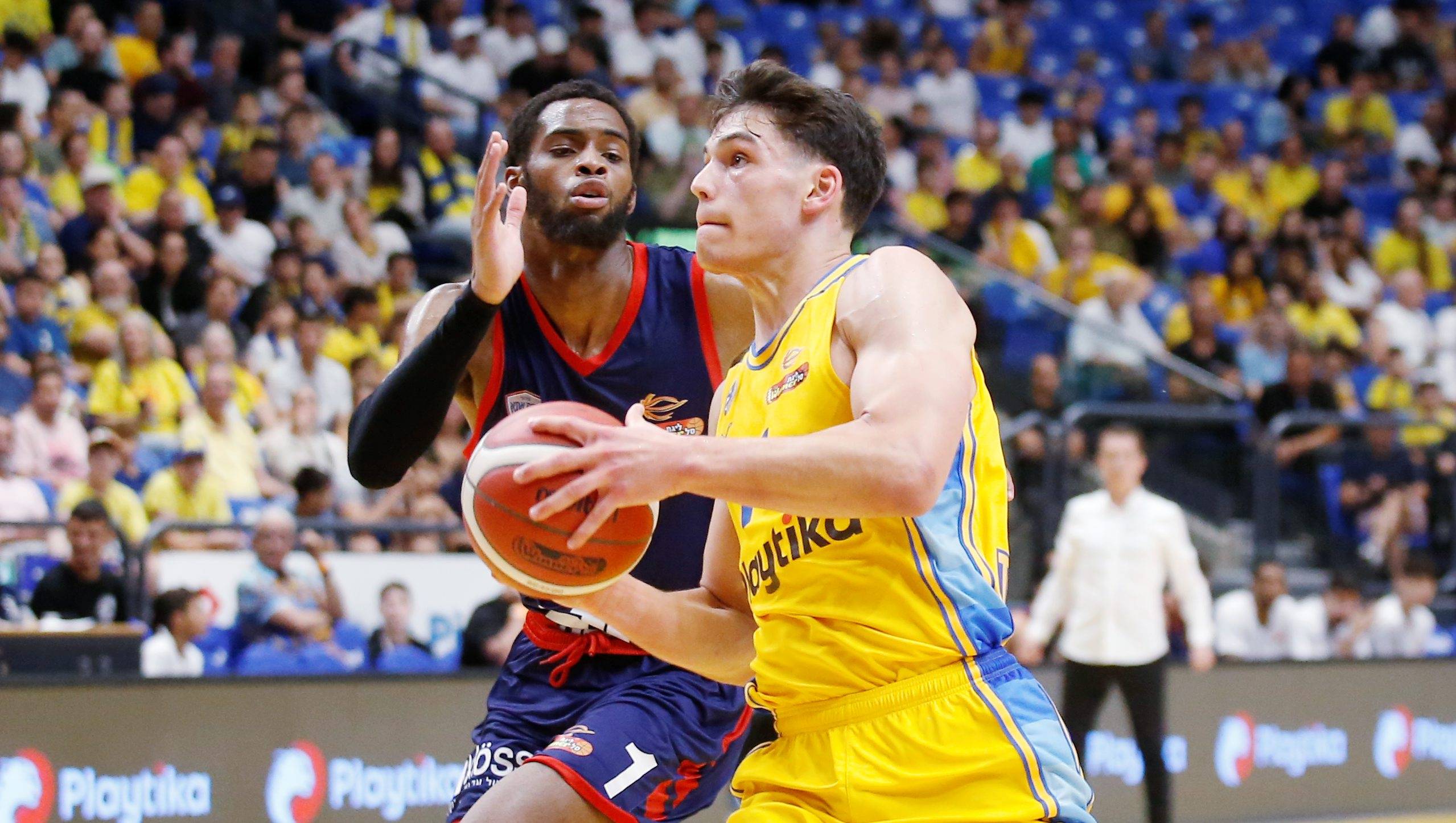 צפו: עומר מאייר ממשיך לשבור שיאים